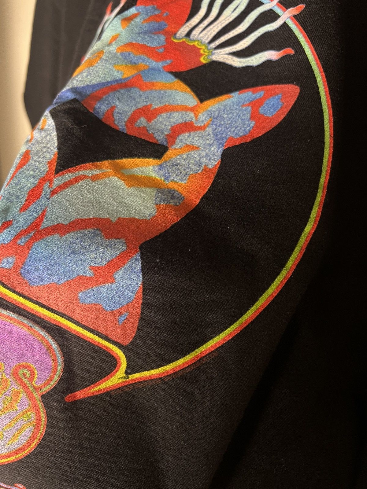 Band Tees VINTAGE ROGER DEAN & YES TOUR ROCK T-SHIRT METAL RETRO 90s Size US XL / EU 56 / 4 - 7 Thumbnail