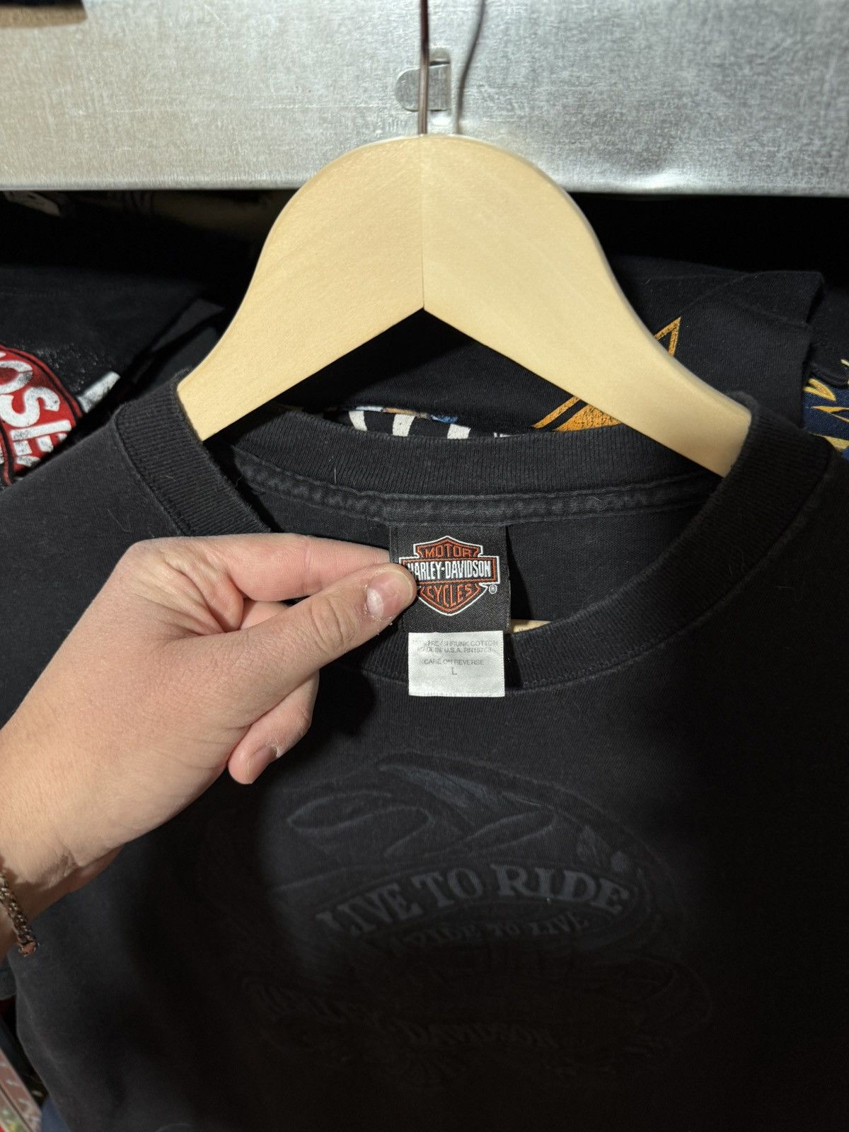 Vintage Vintage 2009 Harley Davidson Motorcycles Switzerland T-Shirt Size US L / EU 52-54 / 3 - 5 Thumbnail