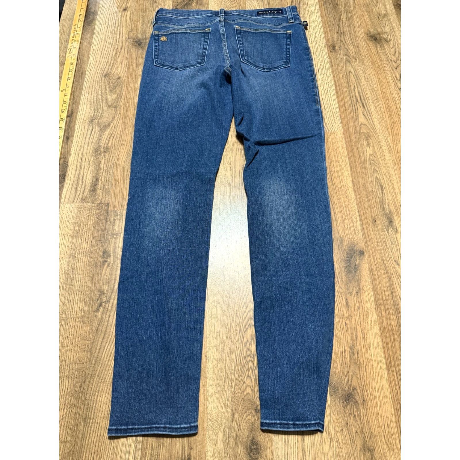Vintage Rock & Republic Jeans Woman 8 Blue Denim Skinny Mid Rise Pockets 5-Pocket Design Inseam 29in Regular Fall Winter Spring Summer Mens Womens Girls Boys Size 30" / US 8 / IT 44 - 2 Thumbnail