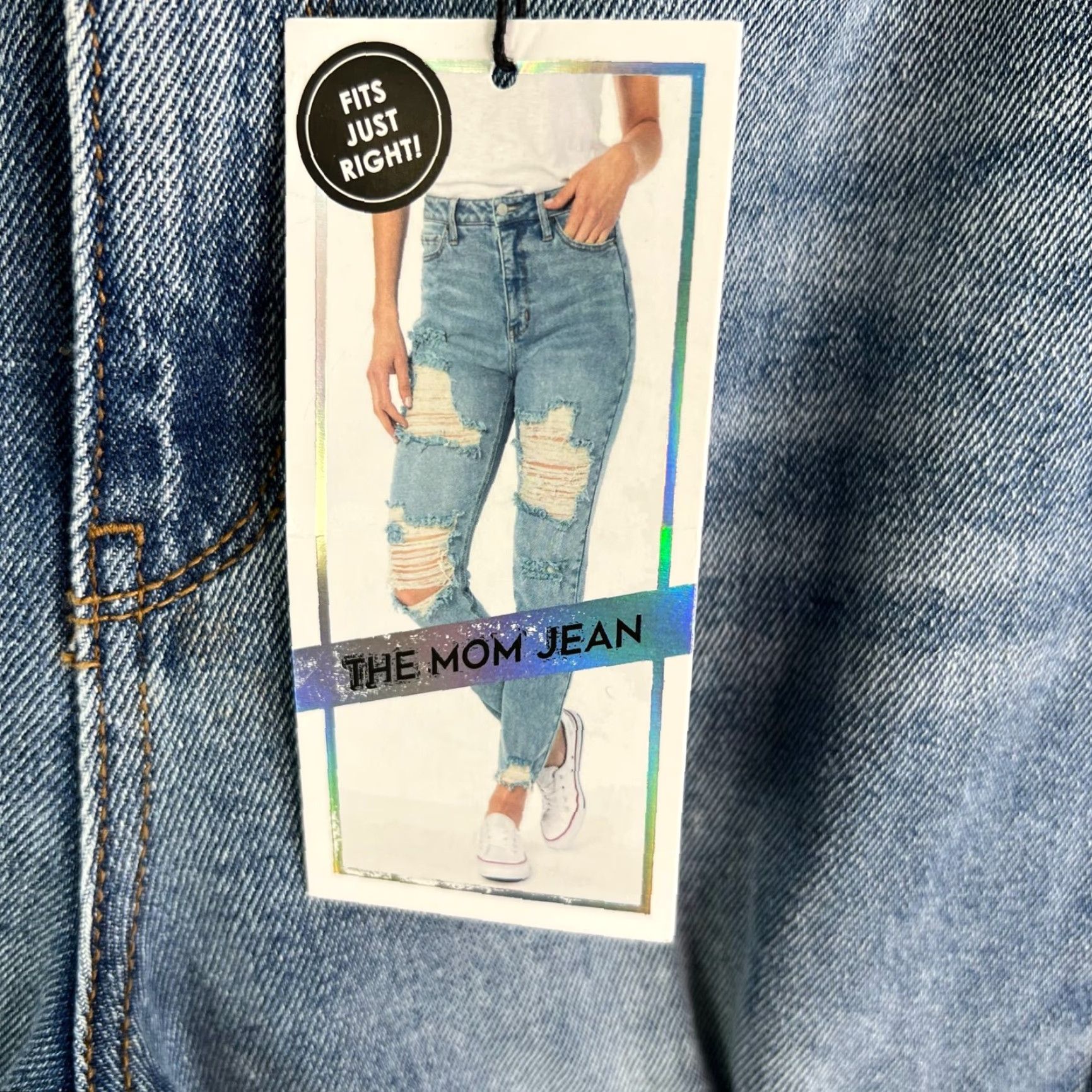 Vintage Tinseltown Distressed Mom Jeans Womens Size 3/26 Blue Medium Wash High Rise Size 26" / US 2 / IT 38 - 5 Thumbnail