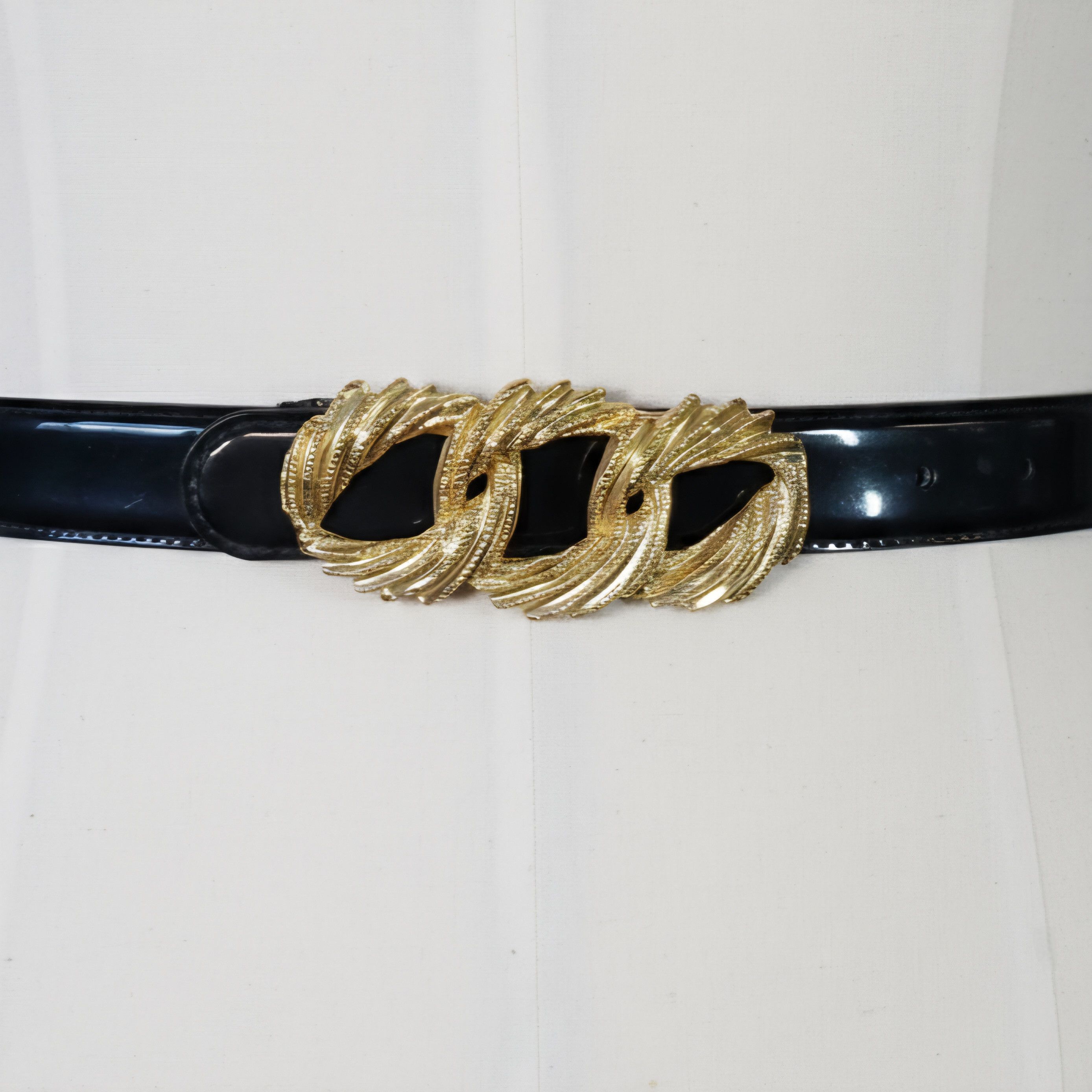 Other Crown Pacific 30-34" Belt Vintage Patent Leather Black Gold Size ONE SIZE - 2 Thumbnail