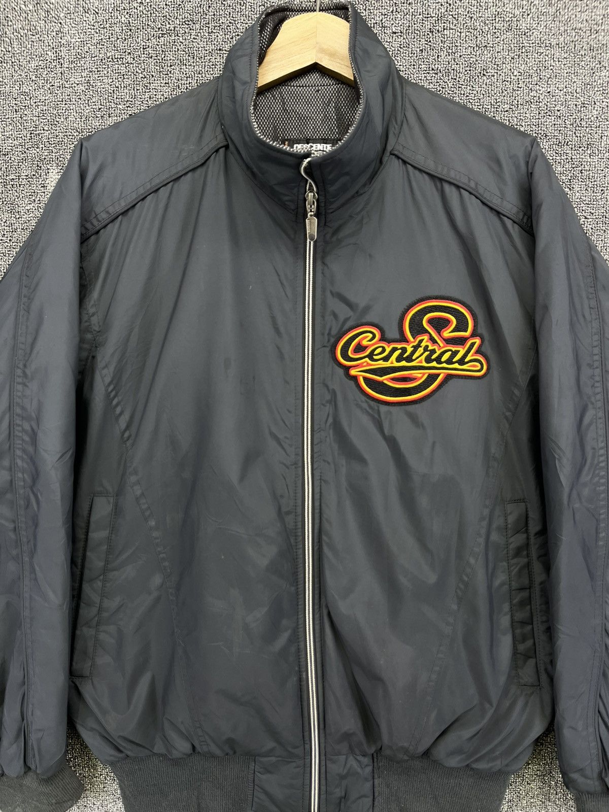 Descente Vintage Descente Rare Varsity Style Jacket Size US L / EU 52-54 / 3 - 5 Thumbnail
