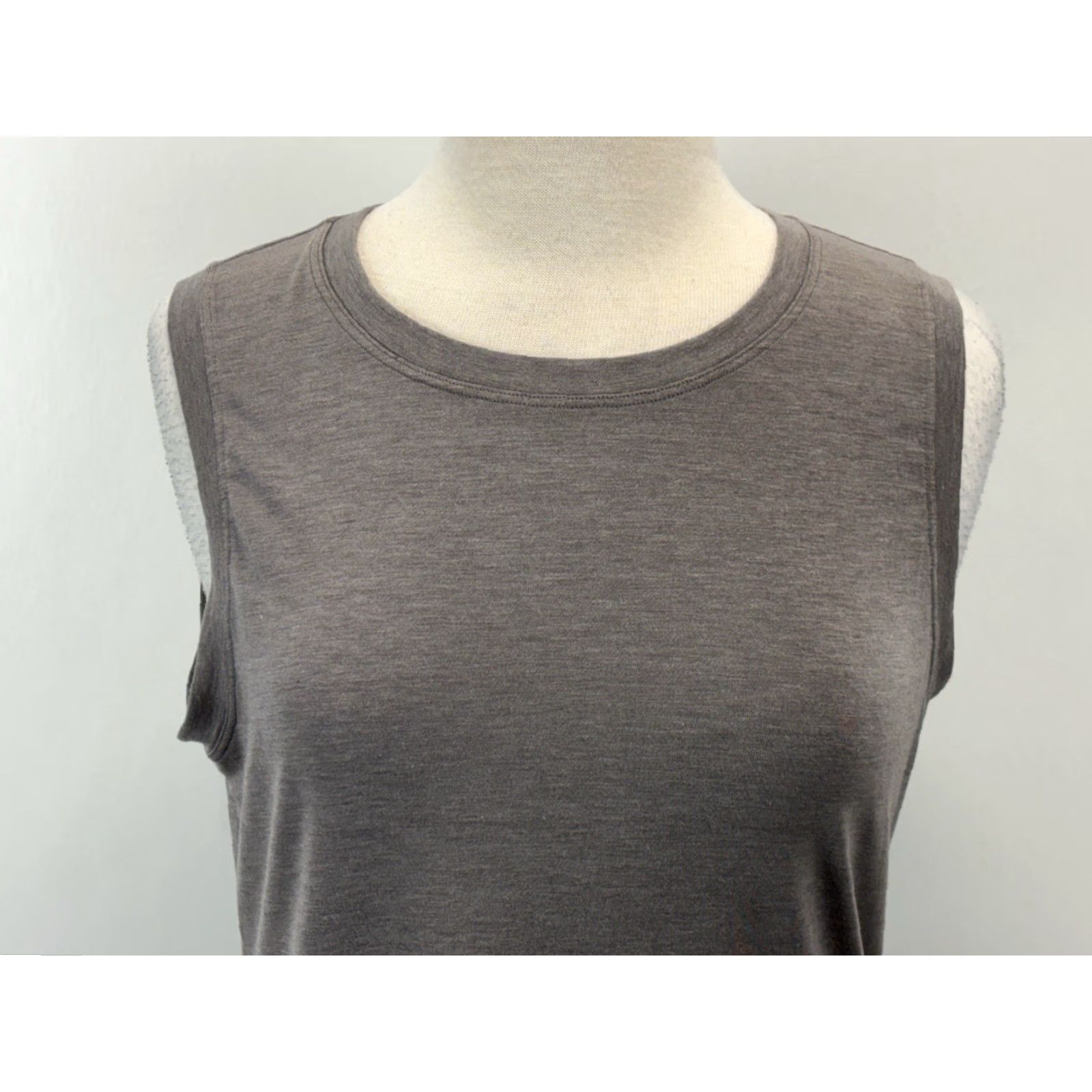Athleta VINTAGE Athleta Vital Tank Top Shirt Womens Medium Tall Gray MT Muscle Sleeveless Longer Length Pullover Gym & Training Activewear M Tall Women Size M / US 6-8 / IT 42-44 - 5 Thumbnail