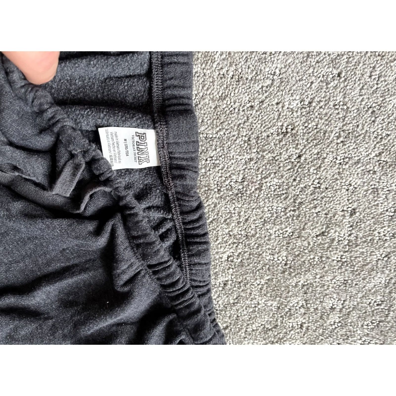 Victoria's Secret Victoria's Secret PINK Sweatpants Women Size Medium Black Graphic Color Size 32" / US 10 / IT 46 - 5 Thumbnail