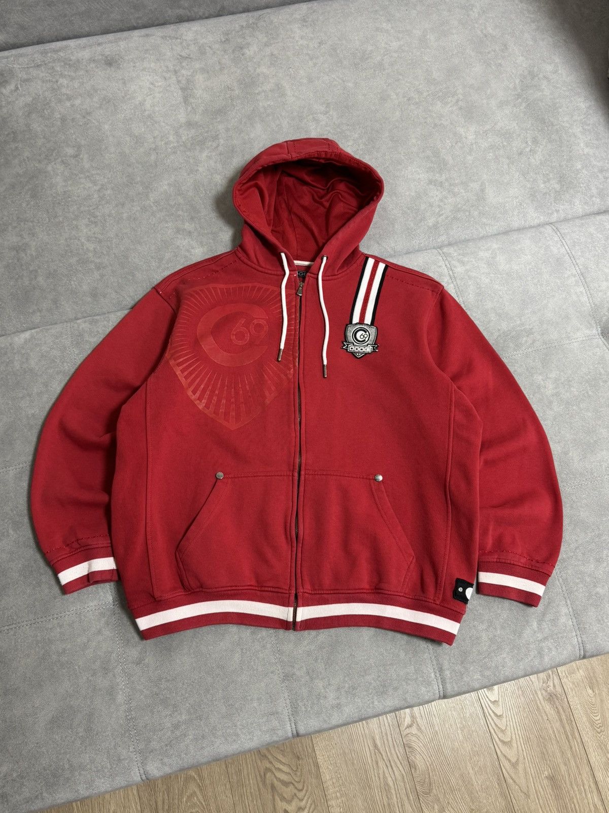 Coogi Vintage Coogi Red Classic Men’s Hoodie Size XL Size US XL / EU 56 / 4 - 2 Thumbnail