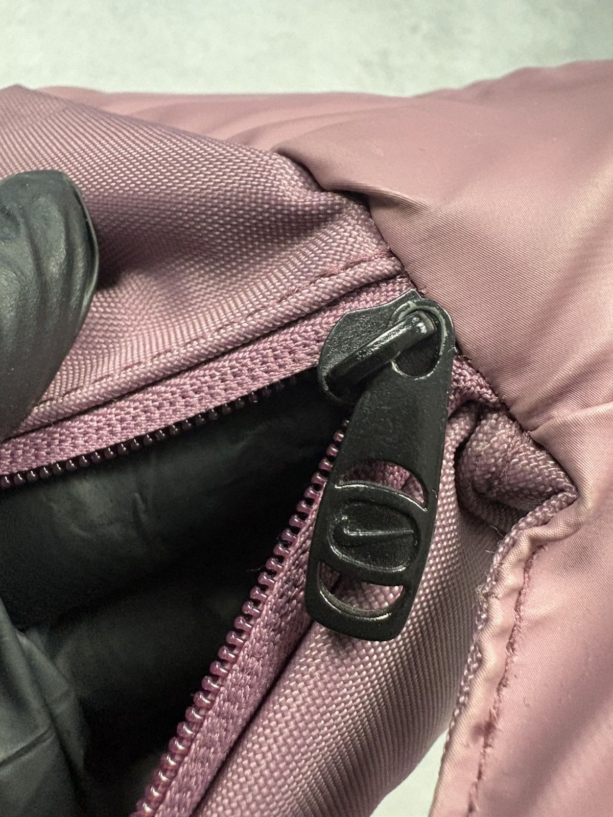 Nike 2000s Nike ACG Vintage Sling Bag Crossbody Pink Nylon Y2K Size ONE SIZE - 20 Thumbnail