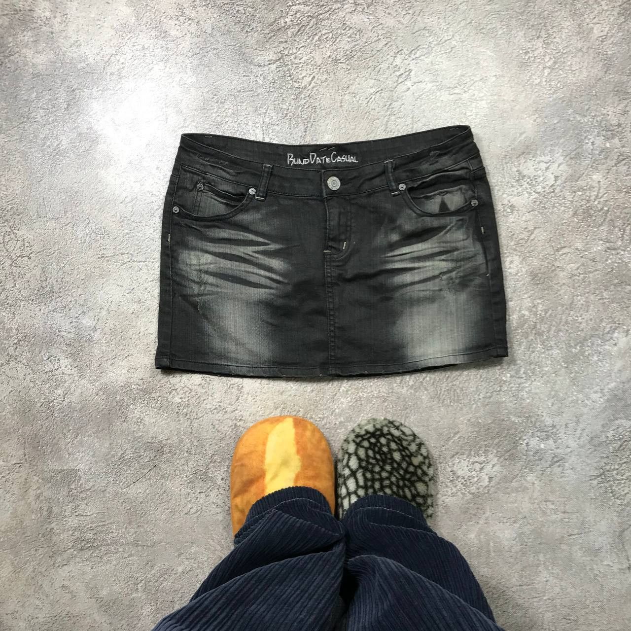 Vintage Y2K Faded Black Mini Skirt Distressed Streetwear Baggy 31 Size 31" - 1 Thumbnail