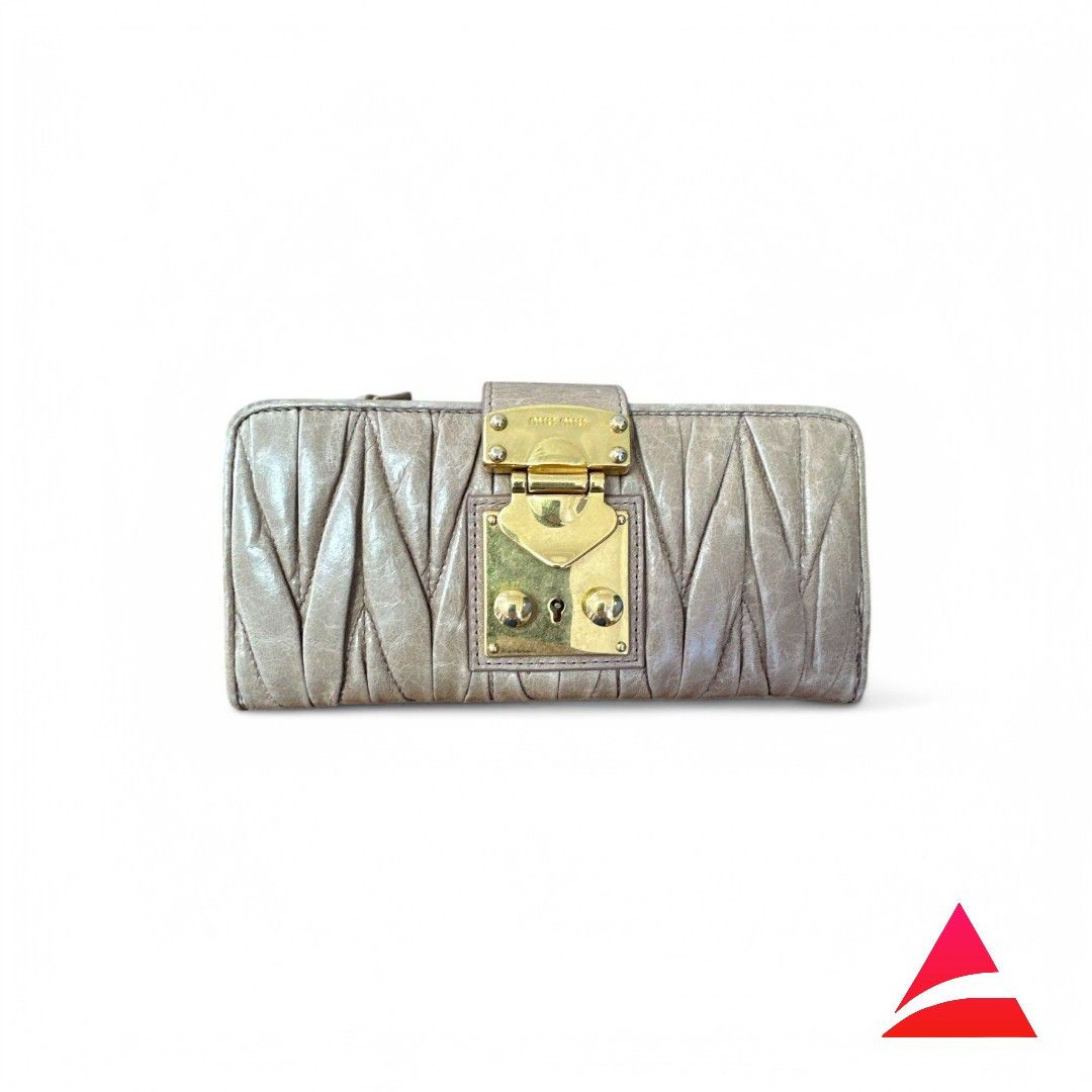 Miu Miu Miu Miu - Gray Matelasse Purse Pouch Wallet Trifold Size ONE SIZE - 1 Thumbnail
