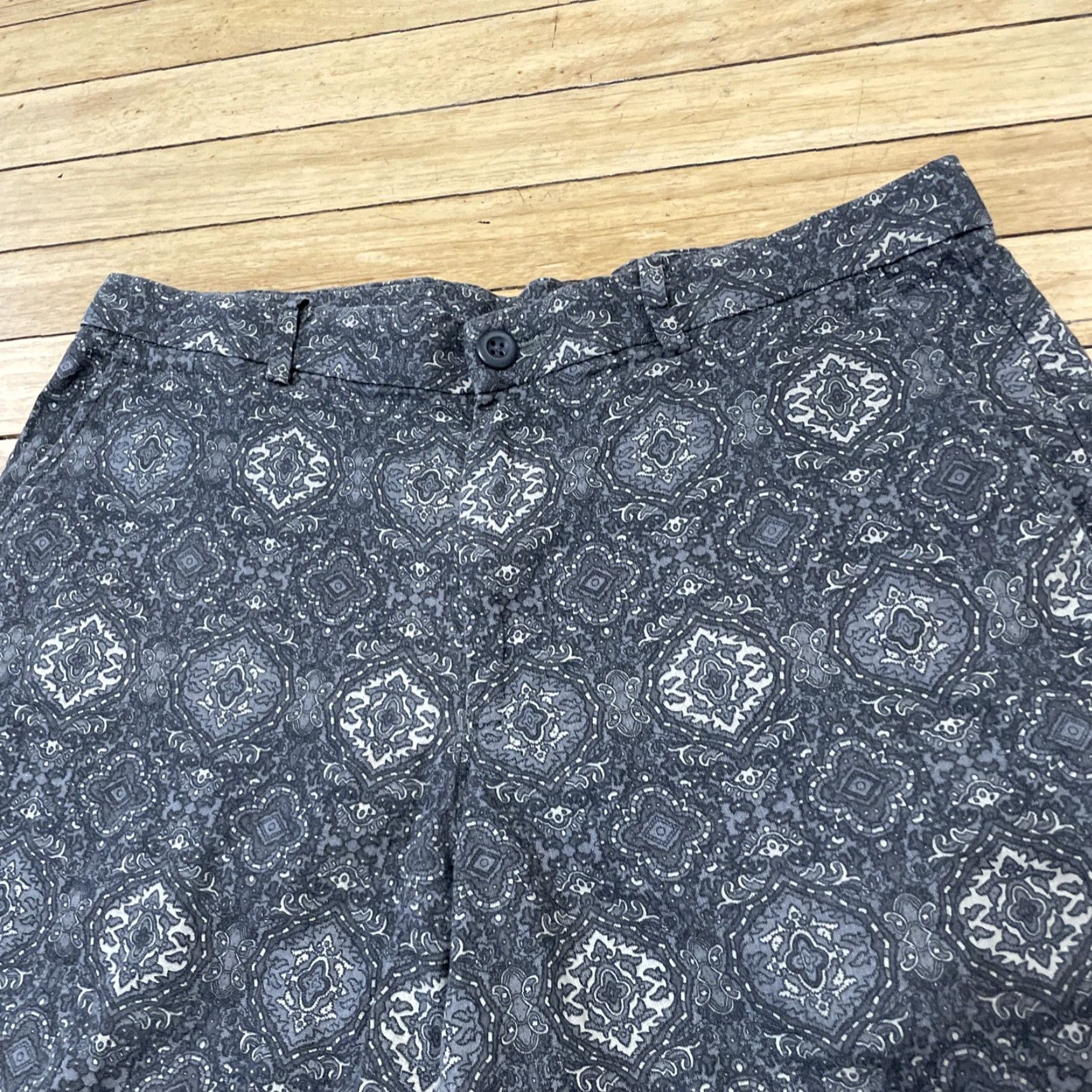 Uniqlo UNIQLO Paisley Shorts Linen Men M Retro Western Print Preppy Flat Chino 32x10 M gray 55% Linen Casual Pants Mens Size US 31 - 3 Thumbnail
