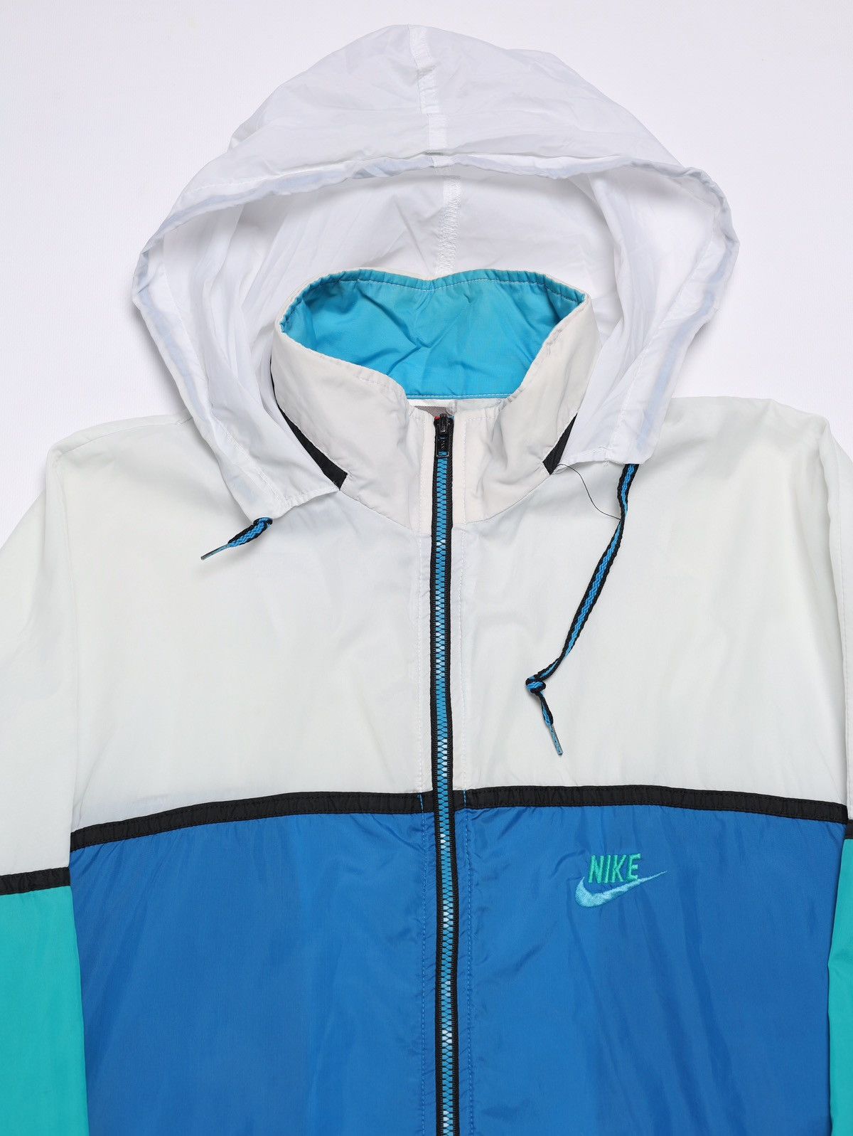 Nike Vintage Nike Windbreaker Light Jacket White Blue Green Size US XL / EU 56 / 4 - 8 Thumbnail