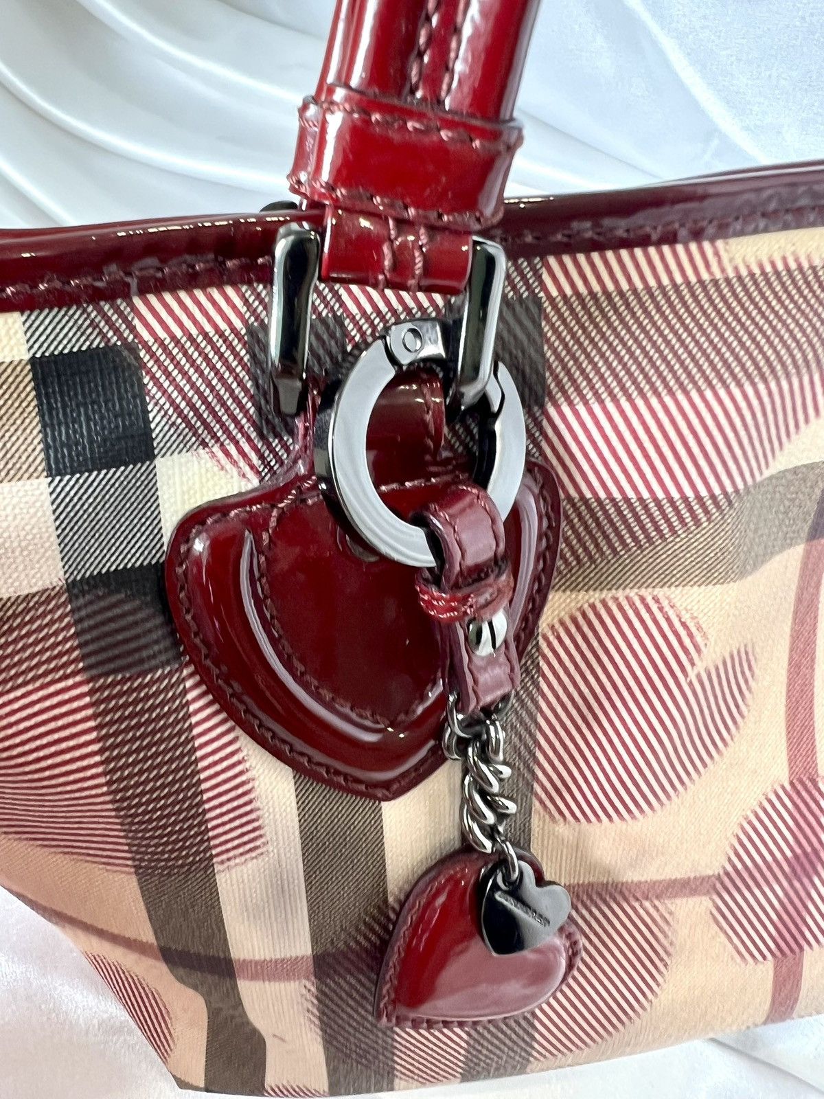 Burberry Burberry Heart Check Tote – Burgundy Red Size ONE SIZE - 10 Thumbnail