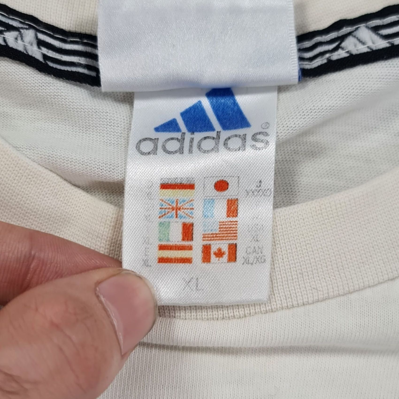 Adidas adidas Mens T Shirt Ivory XL Vintage Tee 90s Logo Crew Neck Short Sleeve Sports Mens Vintage XL Ivory Adidas Shirt 90s Size US XL / EU 56 / 4 - 3 Thumbnail