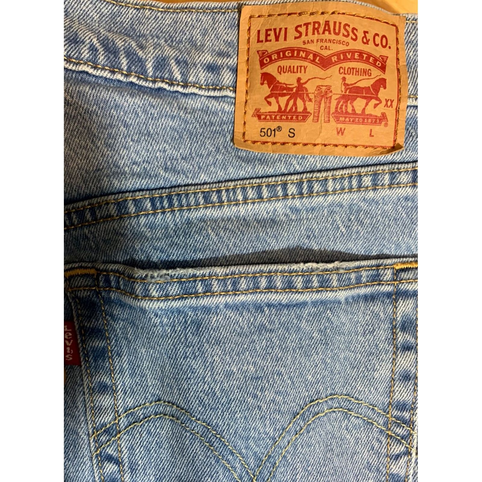 Vintage Levi's Womens Raw Hem Jeans 28 x 28 Size 28 Inch Waist Size 28" / US 6 / IT 42 - 7 Thumbnail