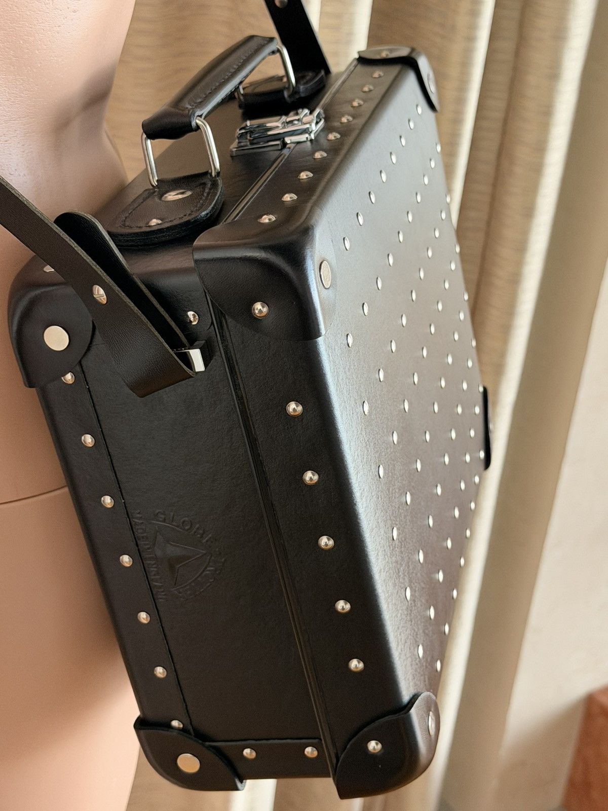 Globe-Trotter Rare Alexander McQueen Globe-Trotter Studded Leather Bag Size ONE SIZE - 17 Thumbnail