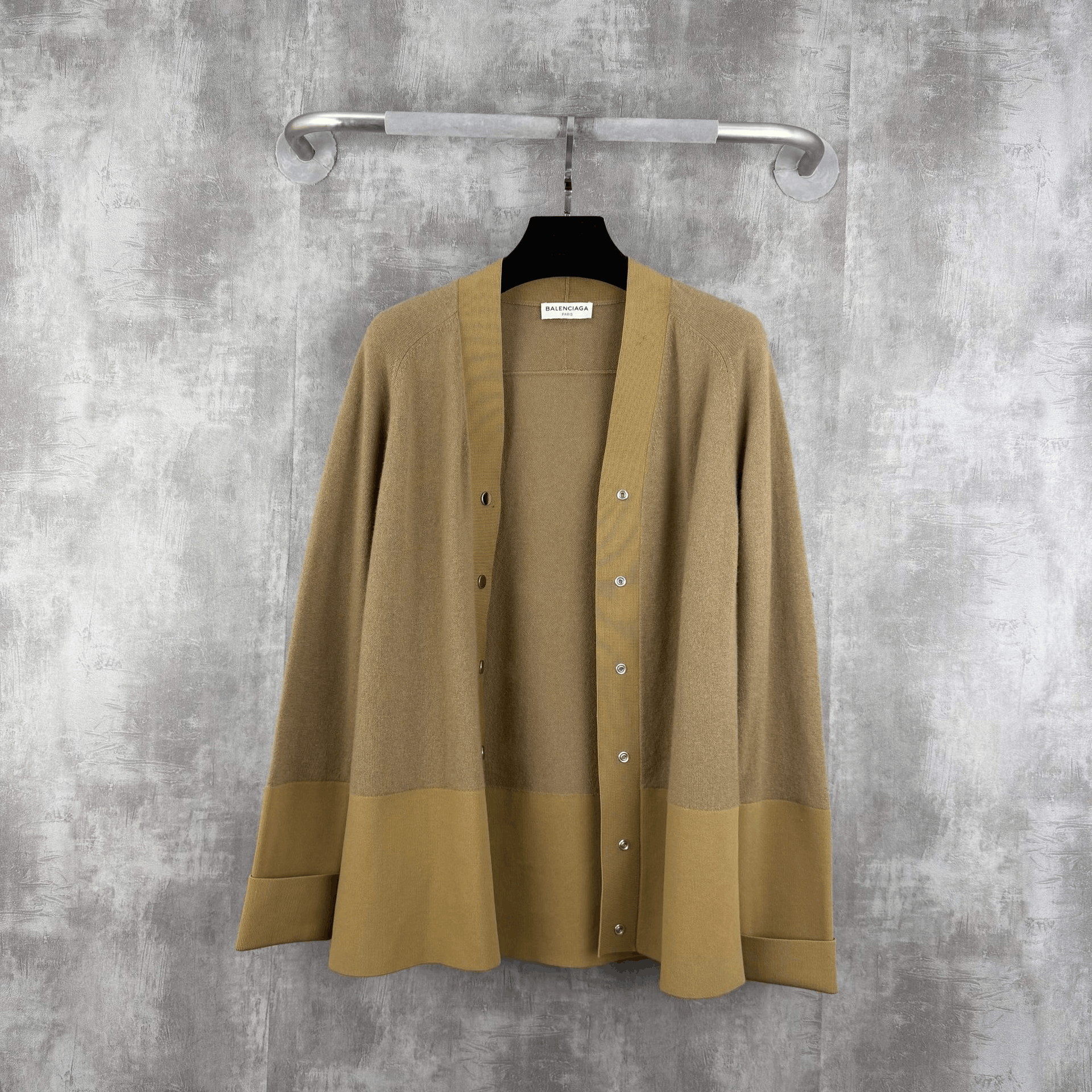 Balenciaga Balenciaga Camel Ribbon Snap Cashmere Cardigan Size XS / US 0-2 / IT 36-38 - 1 Thumbnail