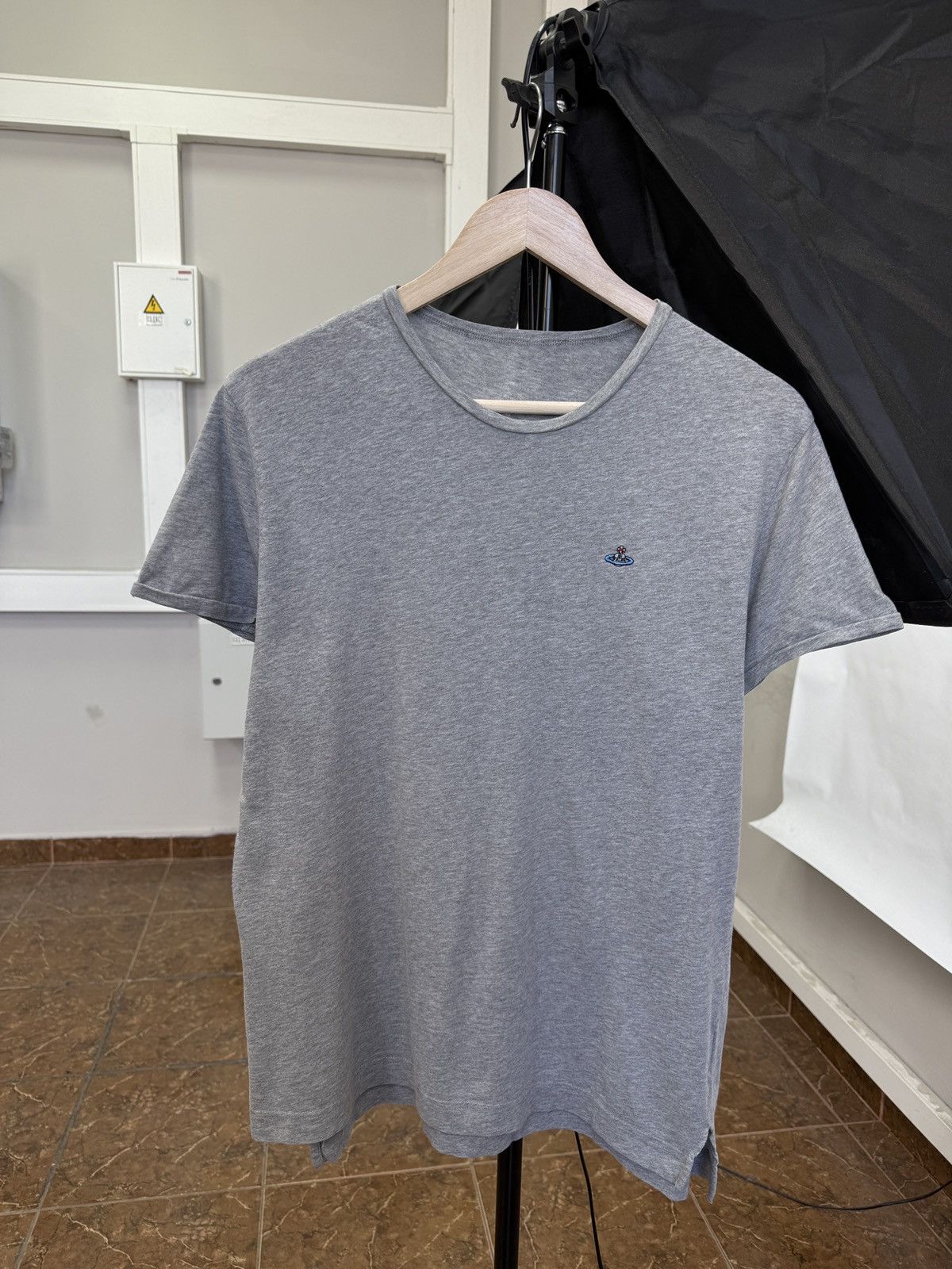 Vivienne Westwood Vivienne Westwood Luxury T-Shirt Rare Retro Hype Y2K Size US M / EU 48-50 / 2 - 1 Thumbnail