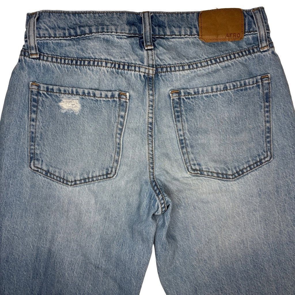 Aeropostale Aeropostale Distressed Mom Jeans Size 2 Light Wash Size 26" / US 2 / IT 38 - 2 Thumbnail