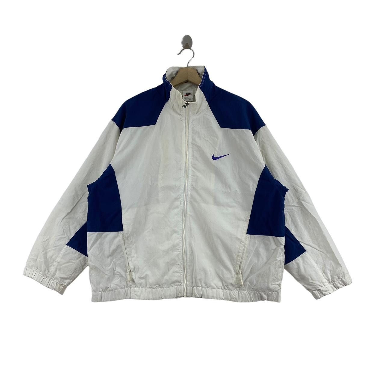 Nike Vintage NIKE SWOOSH LOGO Grey Tag Windbreaker Jacket ACG Size US L / EU 52-54 / 3 - 1 Thumbnail