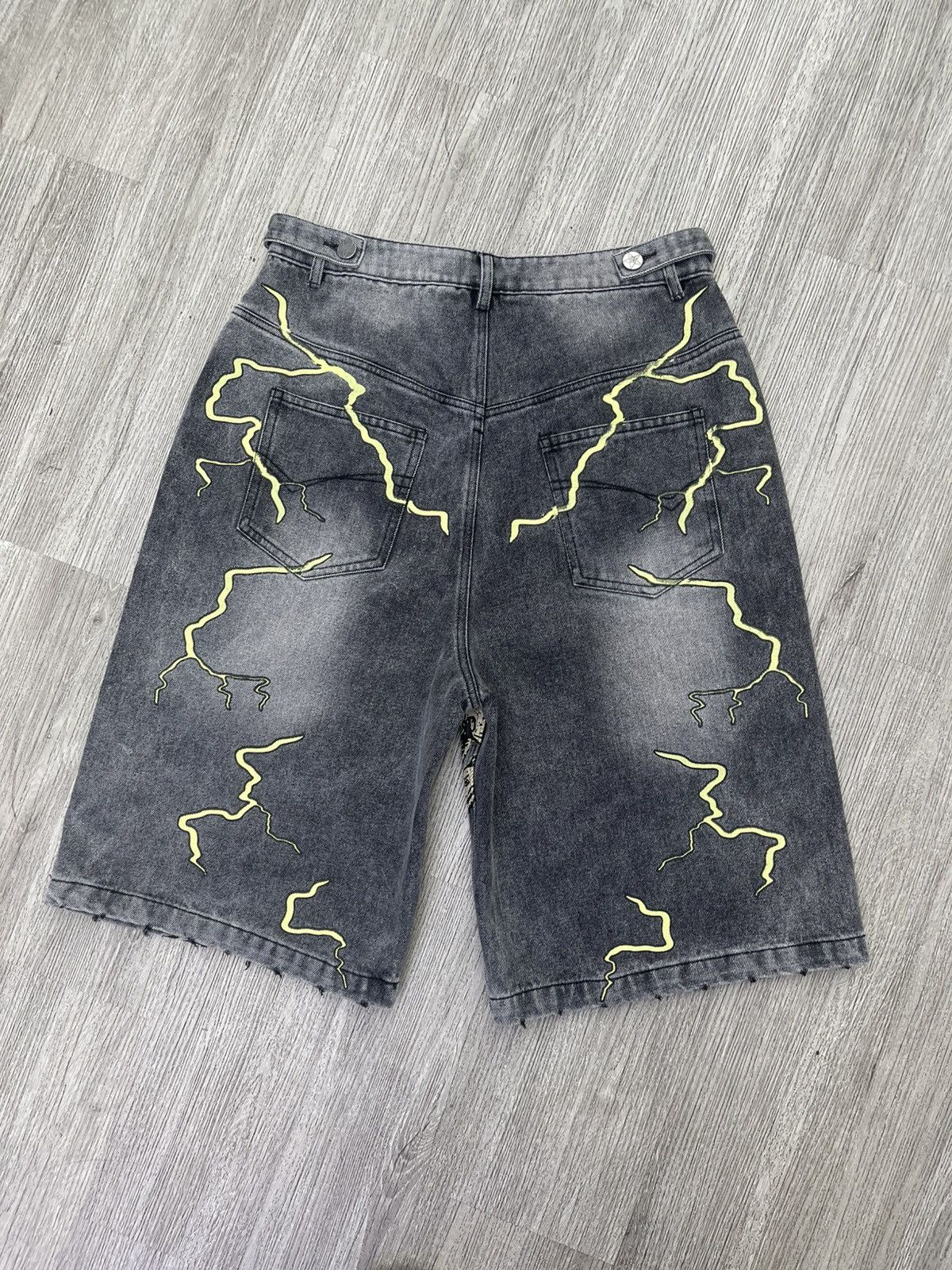 Vale Vale lives “Lightning” Denim shorts Size US 30 / EU 46 - 2 Thumbnail