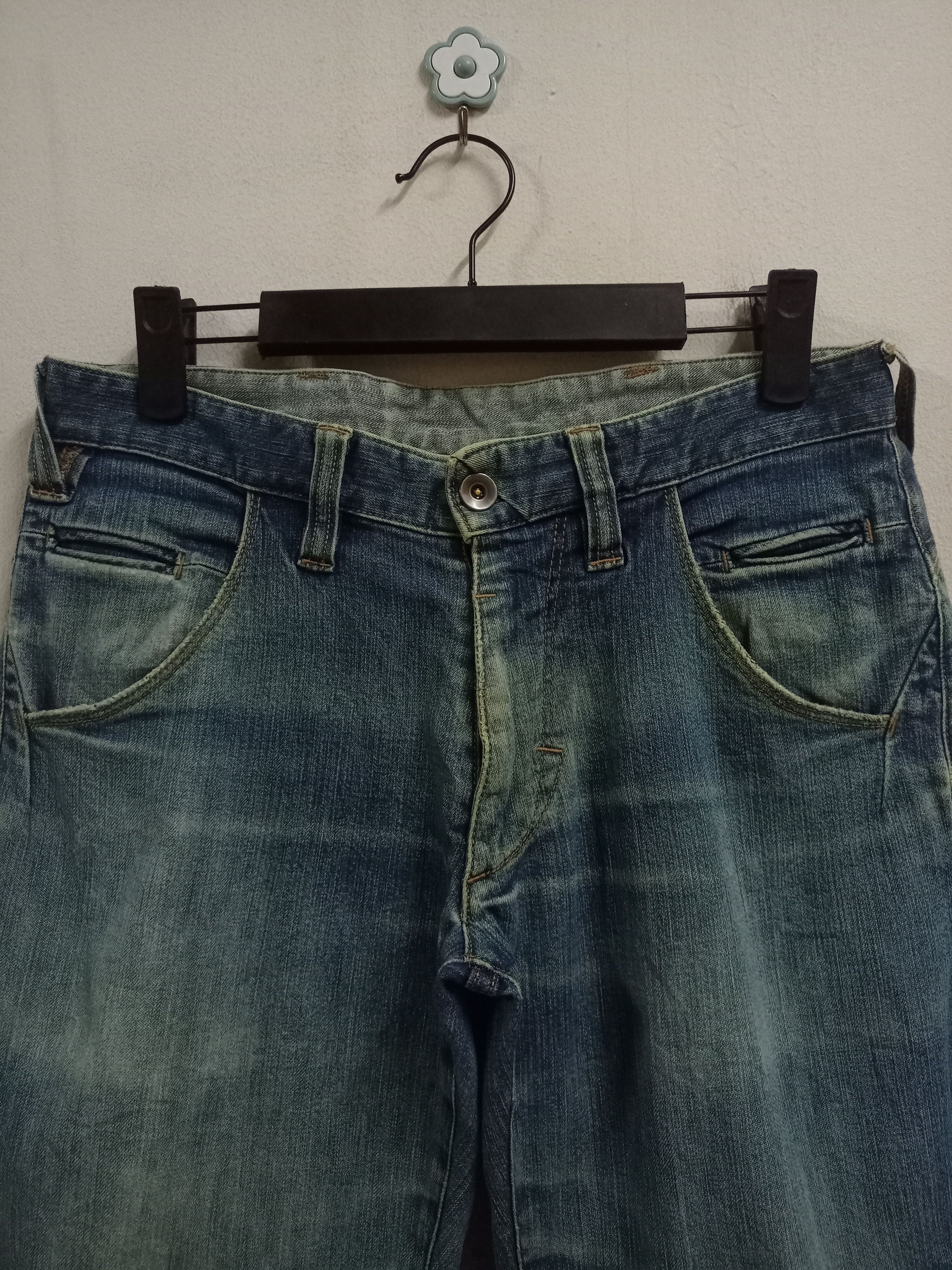 Japanese Brand Vintage Japanese Brand Buckle Style Ripped Jeans 29x32 Size US 29 - 4 Thumbnail