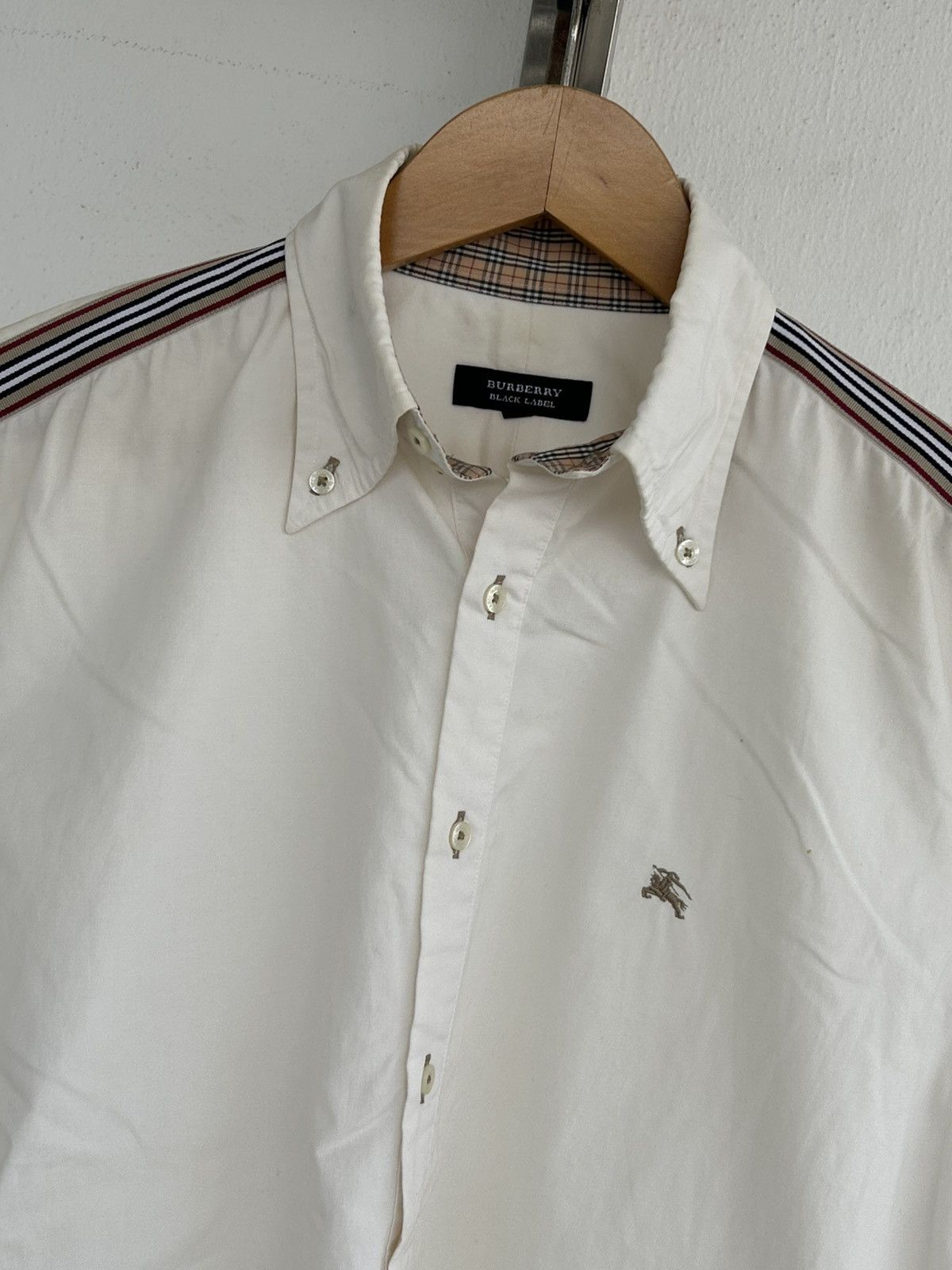 Burberry Burberry Vintage Button Up White Shirt Size US M / EU 48-50 / 2 - 3 Thumbnail
