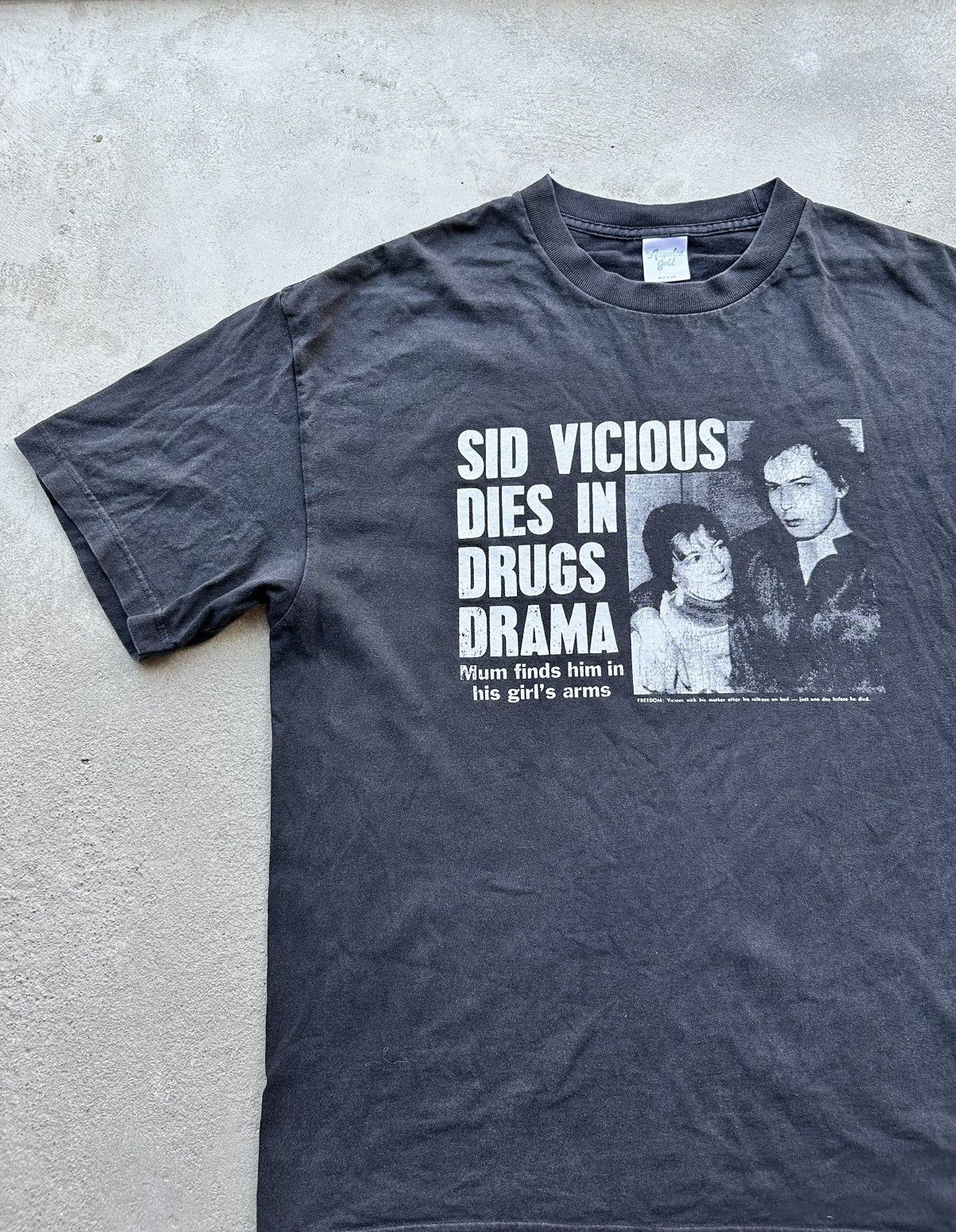 Image of Band Tees x Seditionaries Vintage Sid Vicious Dead Drugs Tee Sex Pistols Tshirt in Black (Size XL)