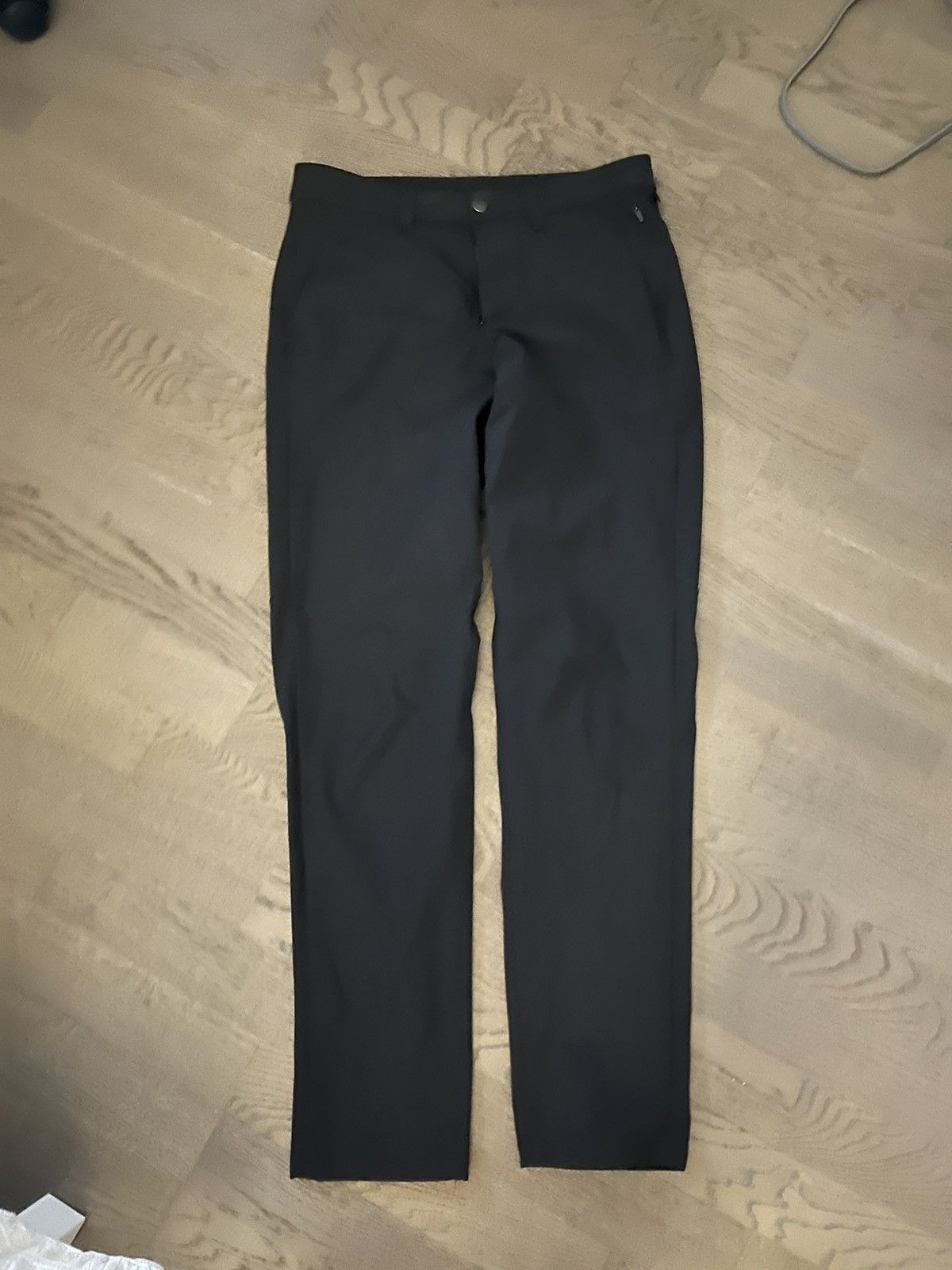 Lululemon Commission Pants Size US 30 / EU 46 - 1 Thumbnail