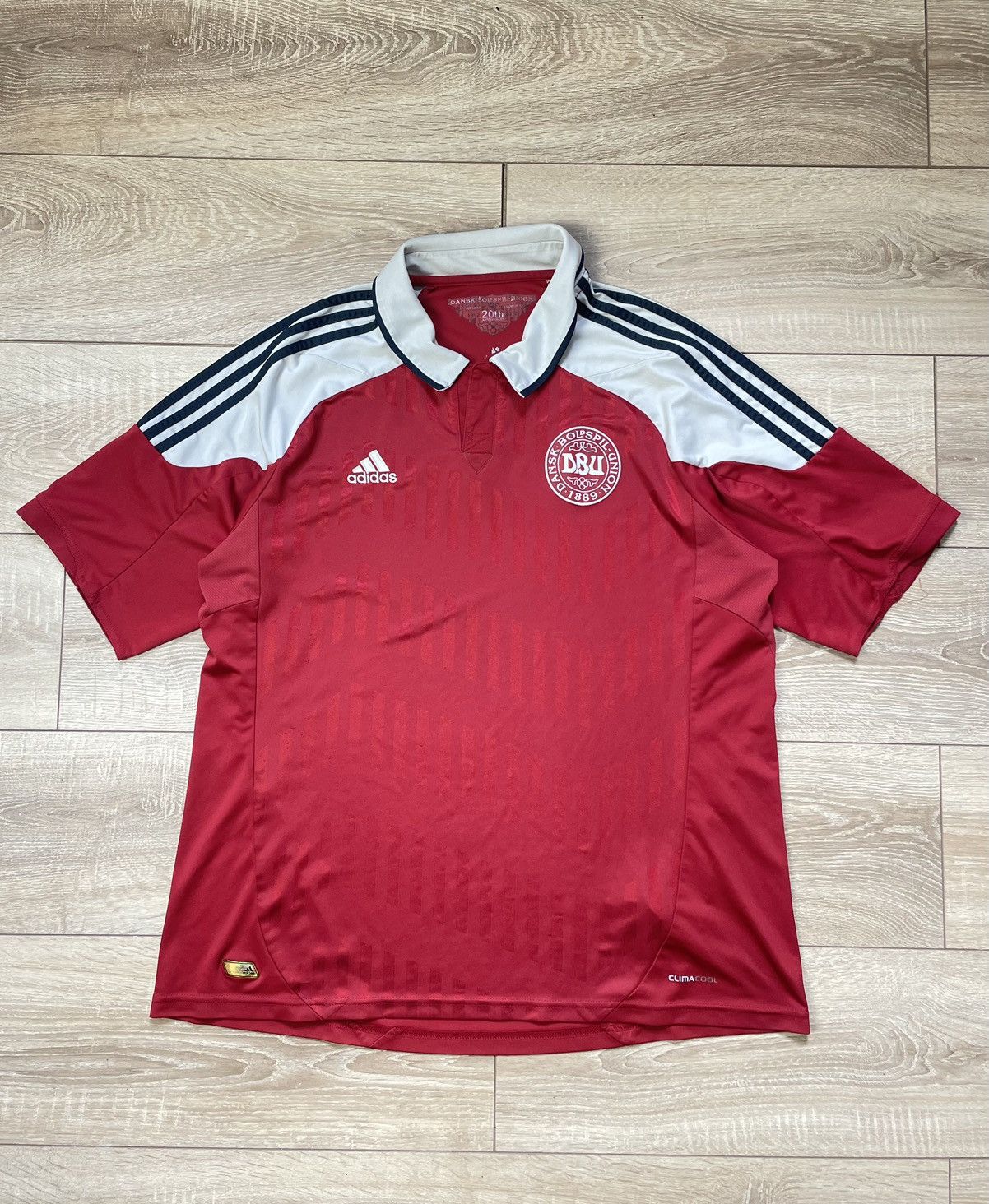 Adidas Denmark Home football shirt 2012 Soccer Adidas Jersey Mens Size US XL / EU 56 / 4 - 1 Thumbnail