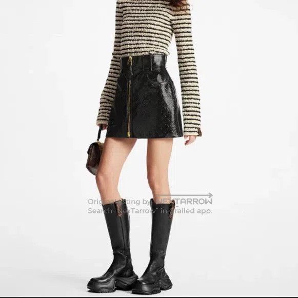 Louis Vuitton Louis Vuitton Full print dark print leather skirt Size 37" - 8 Thumbnail
