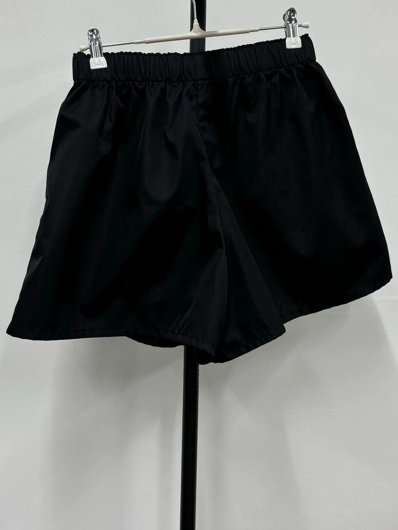 Prada Prada Metal Triangle Shorts 2504-Nextarrow Size US 40 / EU 56 - 2 Thumbnail