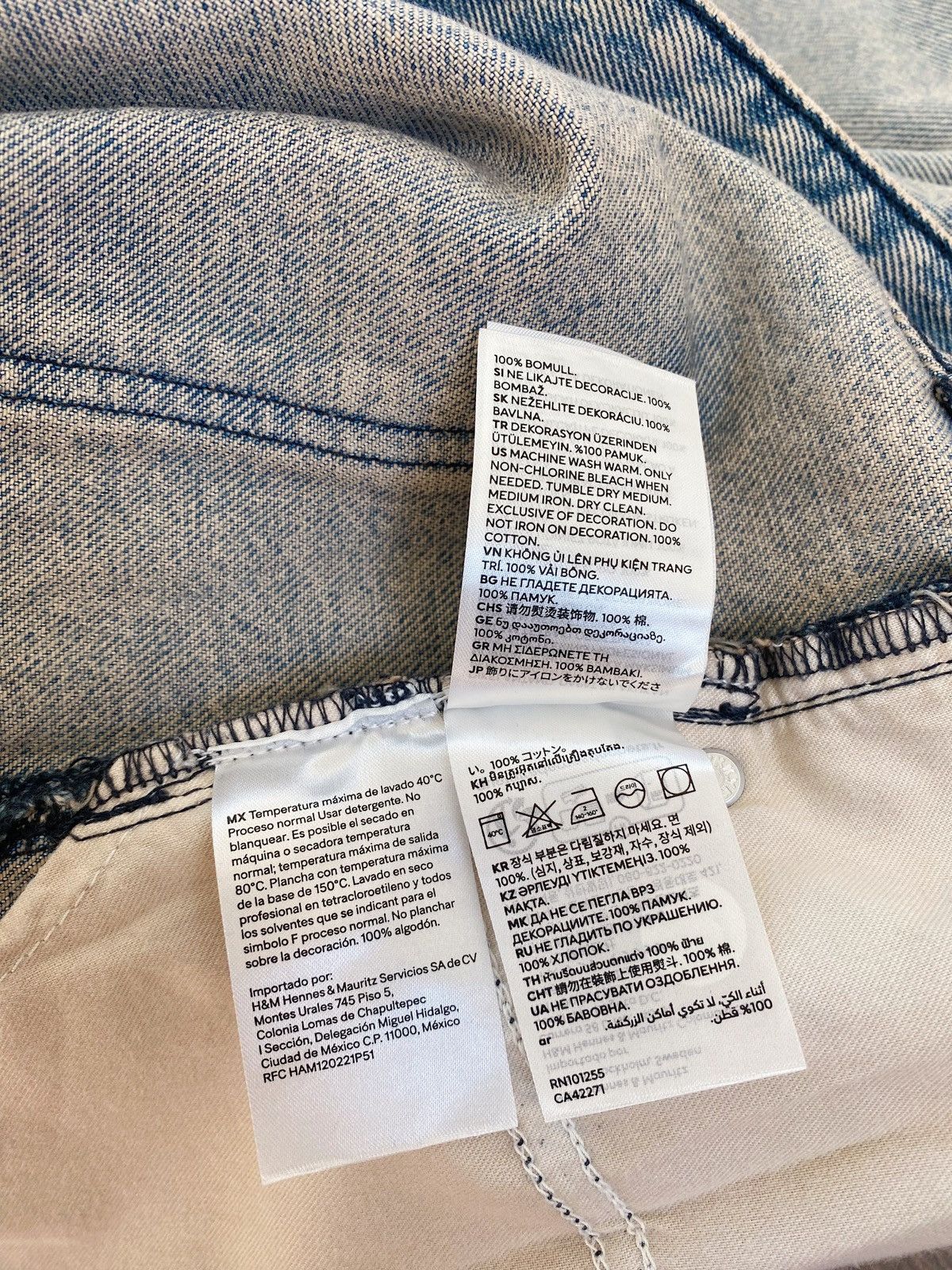 H&M × Jean-Michel Basquiat × Who Decides War Who Decides War bootcut loose jeans H&M x Basquiat x Ev&Tela Size US 34 / EU 50 - 20 Thumbnail