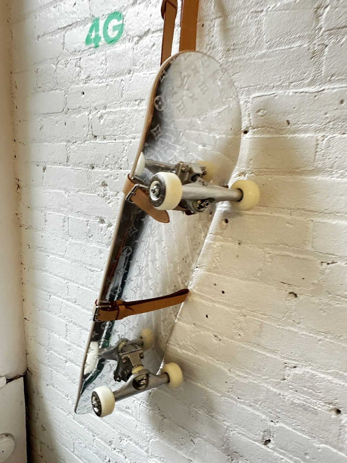 Louis Vuitton × Virgil Abloh LOUIS VUITTON LV VIRGIL SKATEBOARD BAG STRAP RUNWAY Size ONE SIZE - 15 Thumbnail