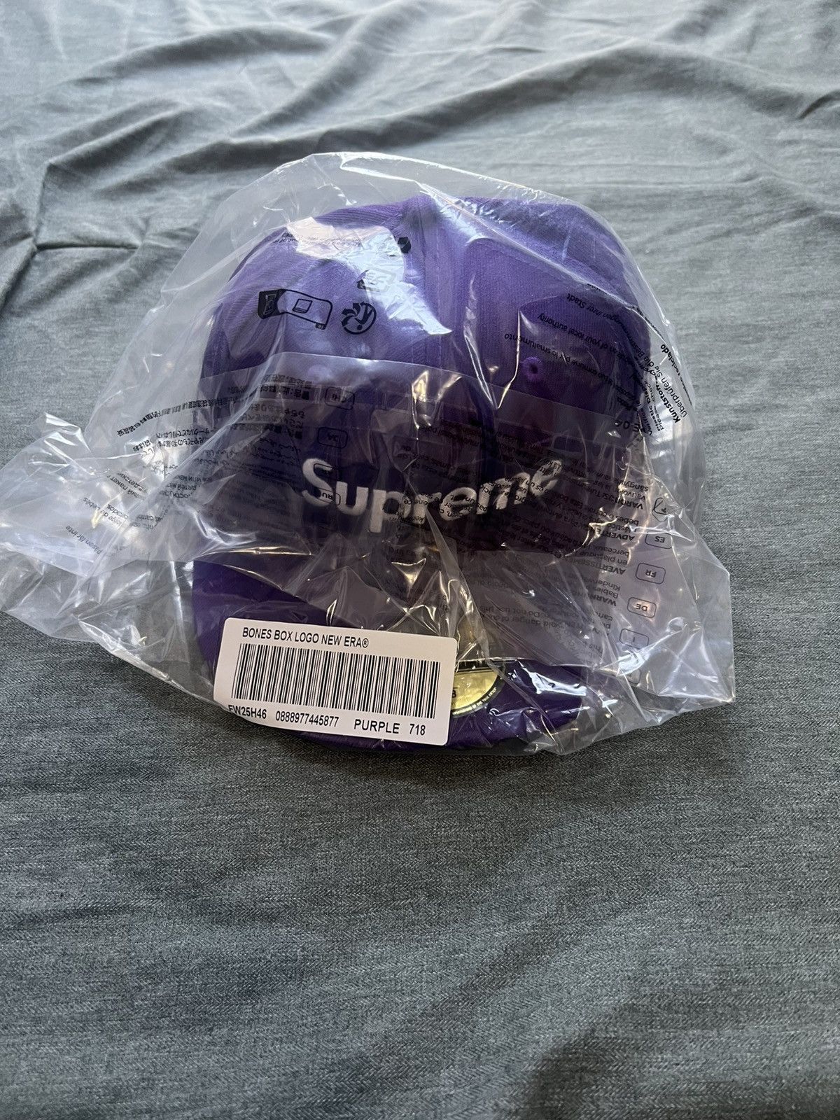 Supreme Supreme Bones Box Logo New Era Size 7 1/8 Size ONE SIZE - 1 Thumbnail