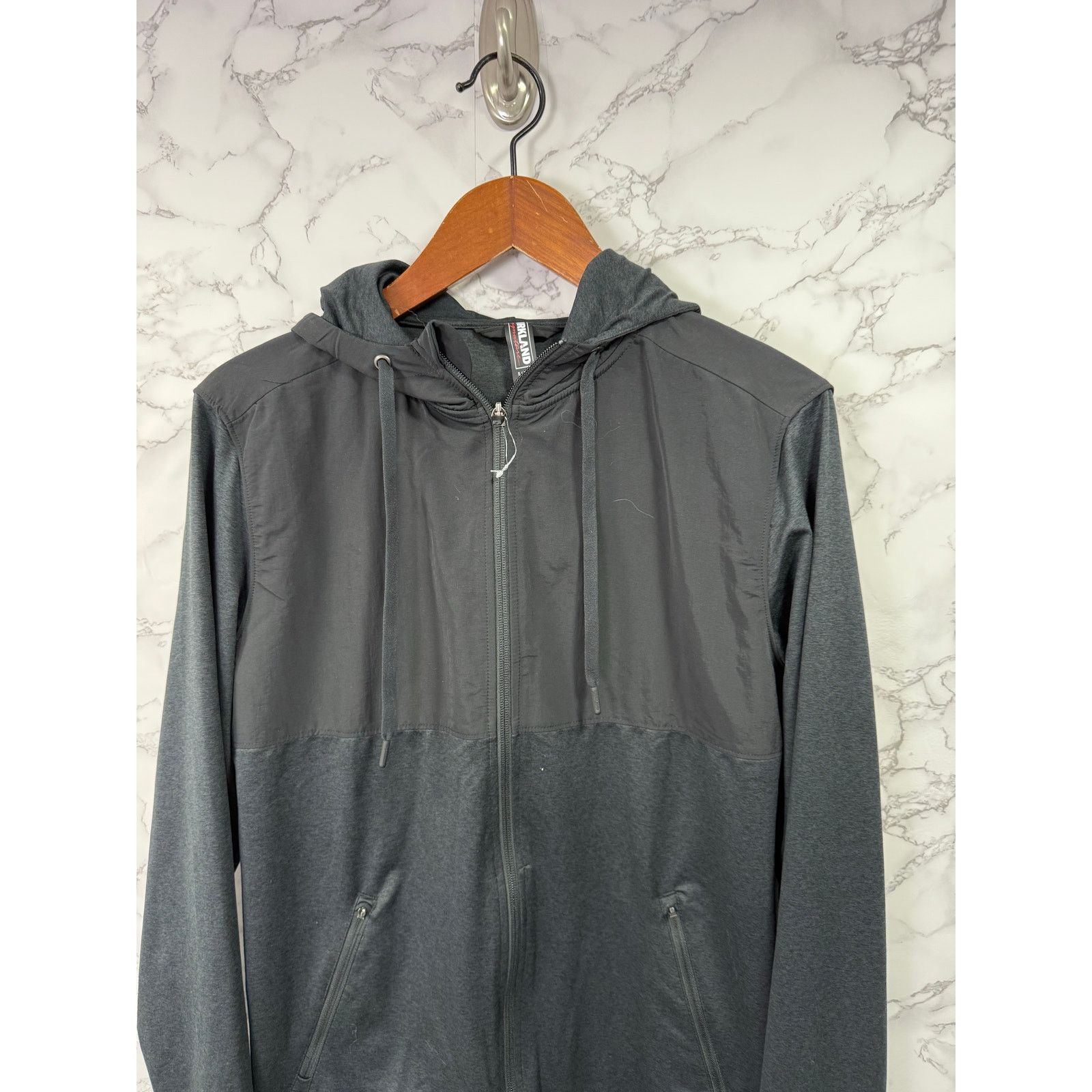 Kirkland Signature Kirkland Men’s Jacket sz S Fitness Workout Hooded Zip #G345 Size US S / EU 44-46 / 1 - 2 Thumbnail
