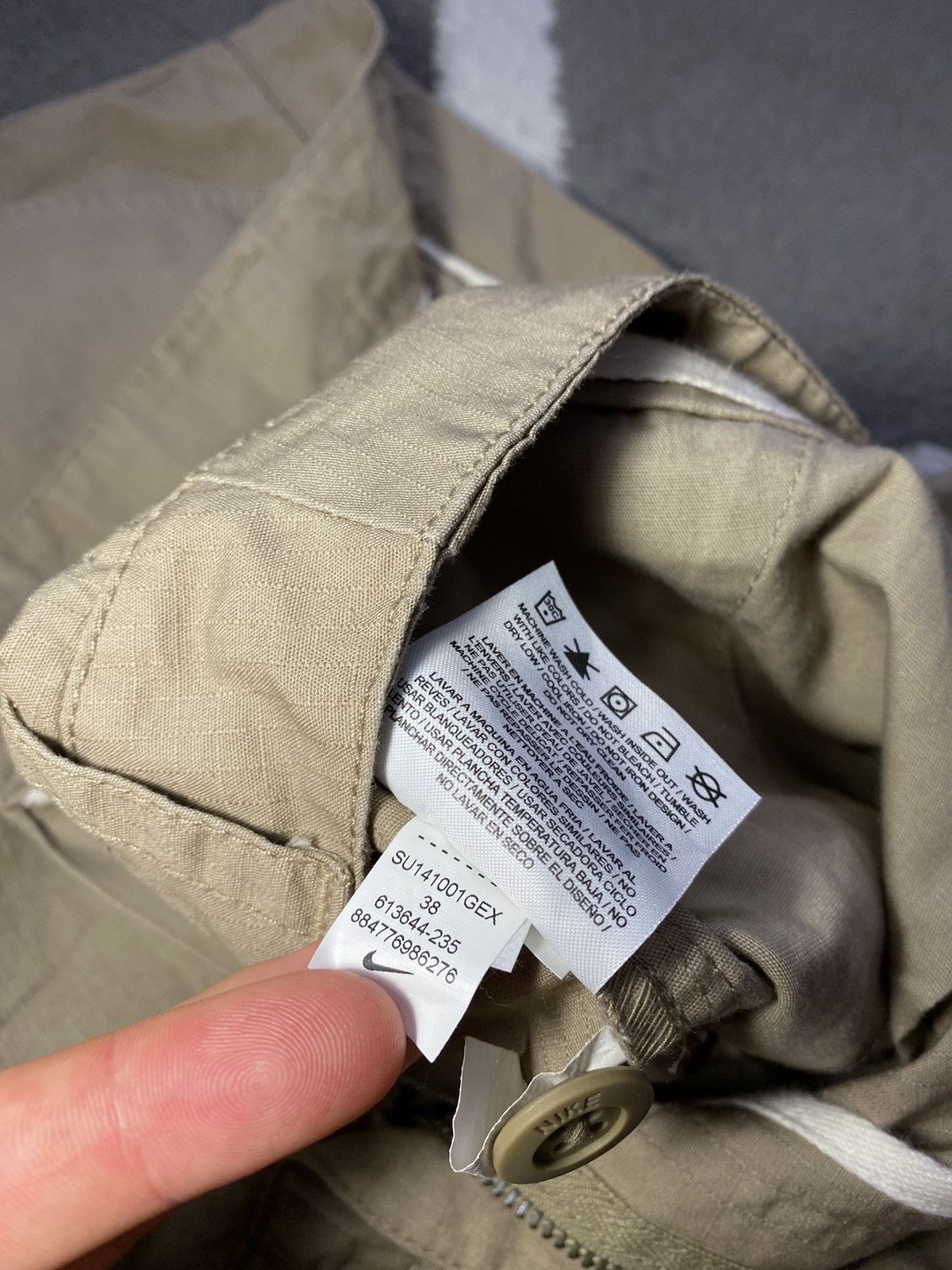 Nike × Vintage Vintage 00’s Y2K Nike Cargo Shorts Beige brand new ACG Size US 38 / EU 54 - 14 Thumbnail