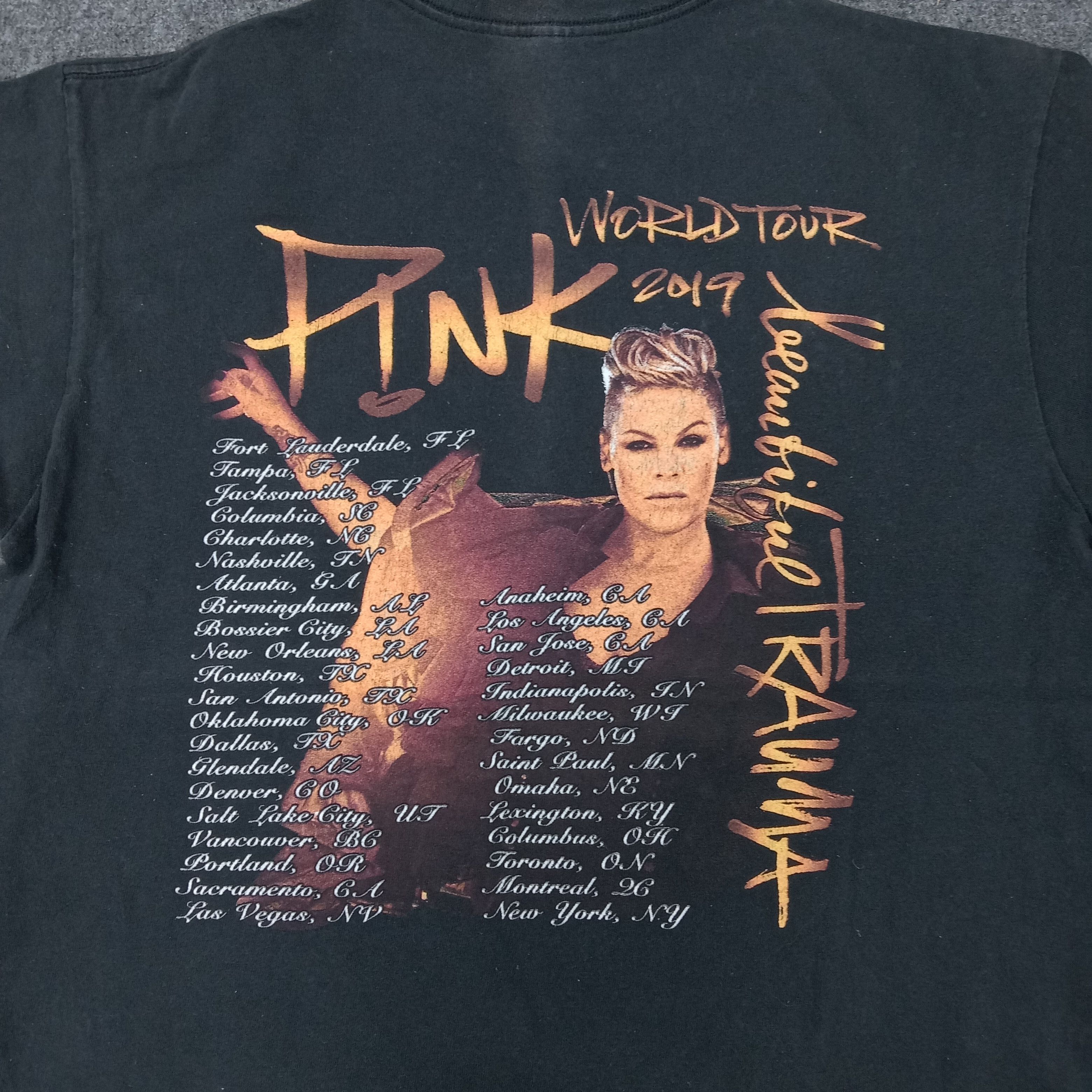Band Tees × Vintage Pink Trauma World tour 2019 Singer Tour Tshirt Size US L / EU 52-54 / 3 - 5 Thumbnail