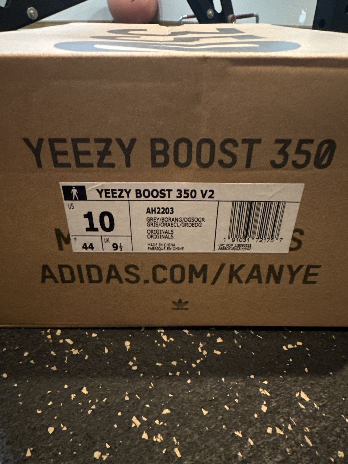 Yeezy Yeezy 350 V2 Beluga 2.0 Size US 10 / EU 43 - 1 Thumbnail
