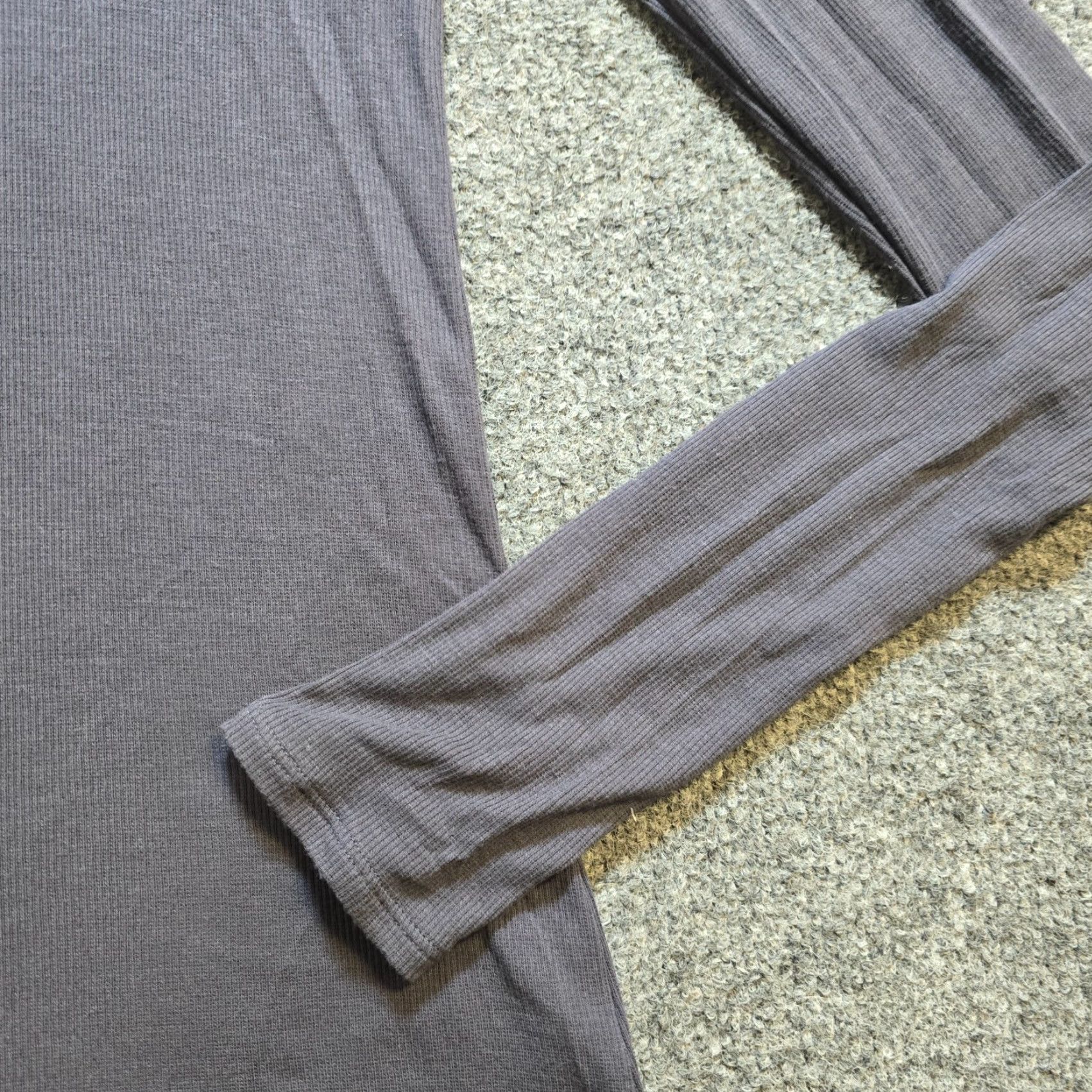 Athleta Athleta Top Womens Size Small Gray Long Sleeve Stretch Ribbed Athleisure Lounge Shirt Size S / US 4 / IT 40 - 4 Thumbnail