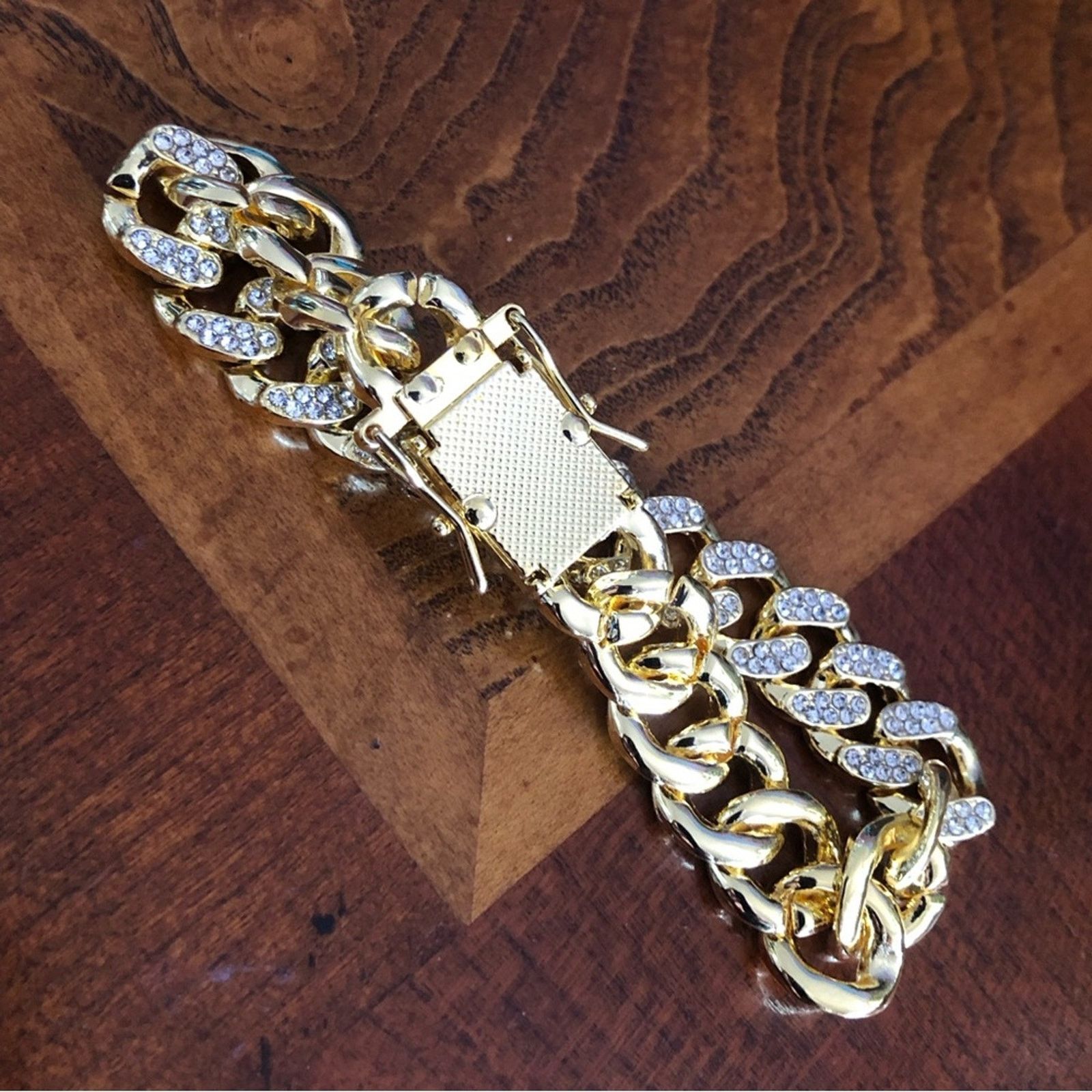 Jewelry Men’s and women’s gold plated Cuban chain link bracelet Size ONE SIZE - 11 Thumbnail