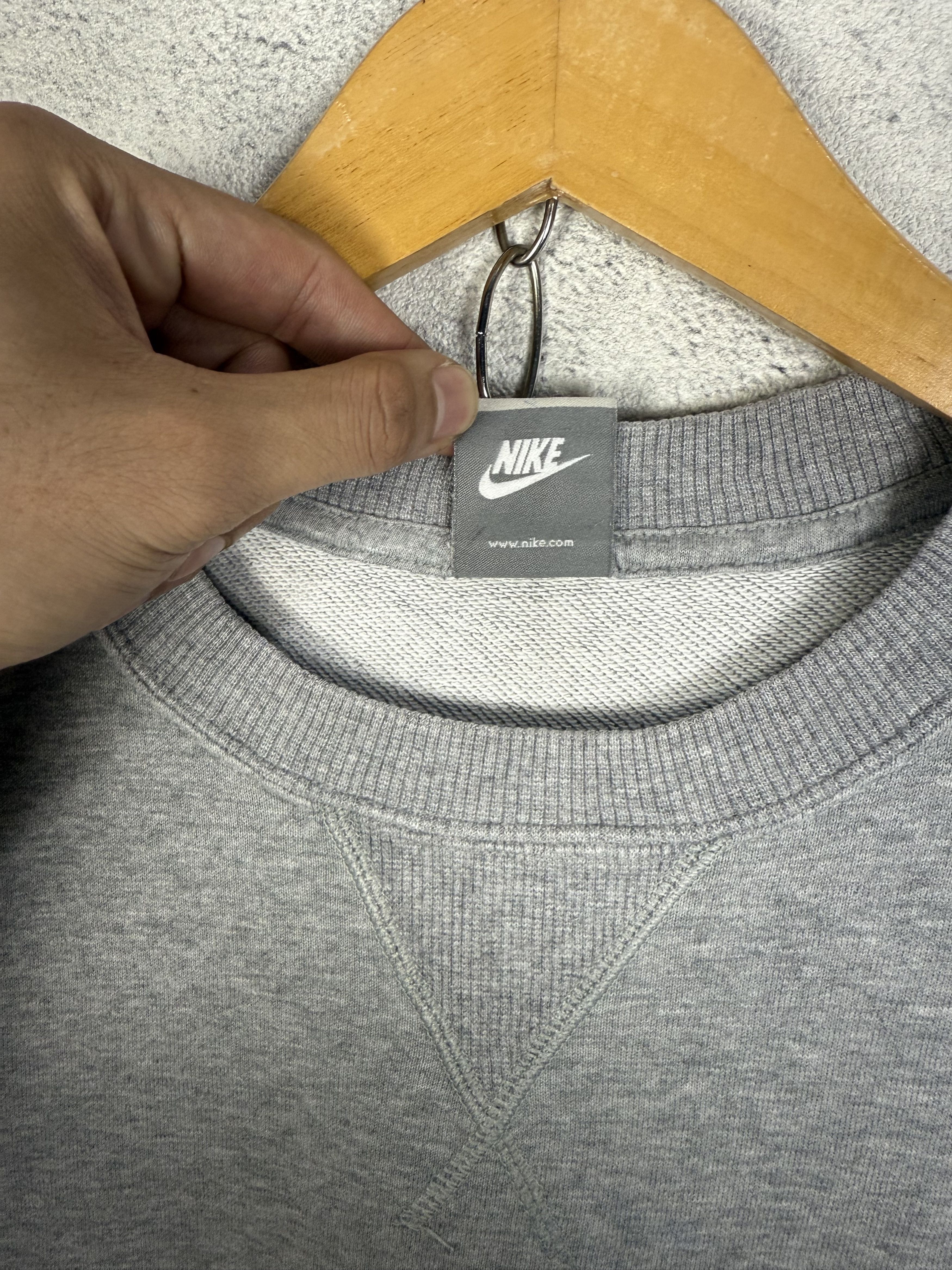 Nike Nike Swoosh Y2K Sweatshirt Crewneck Size US L / EU 52-54 / 3 - 4 Thumbnail