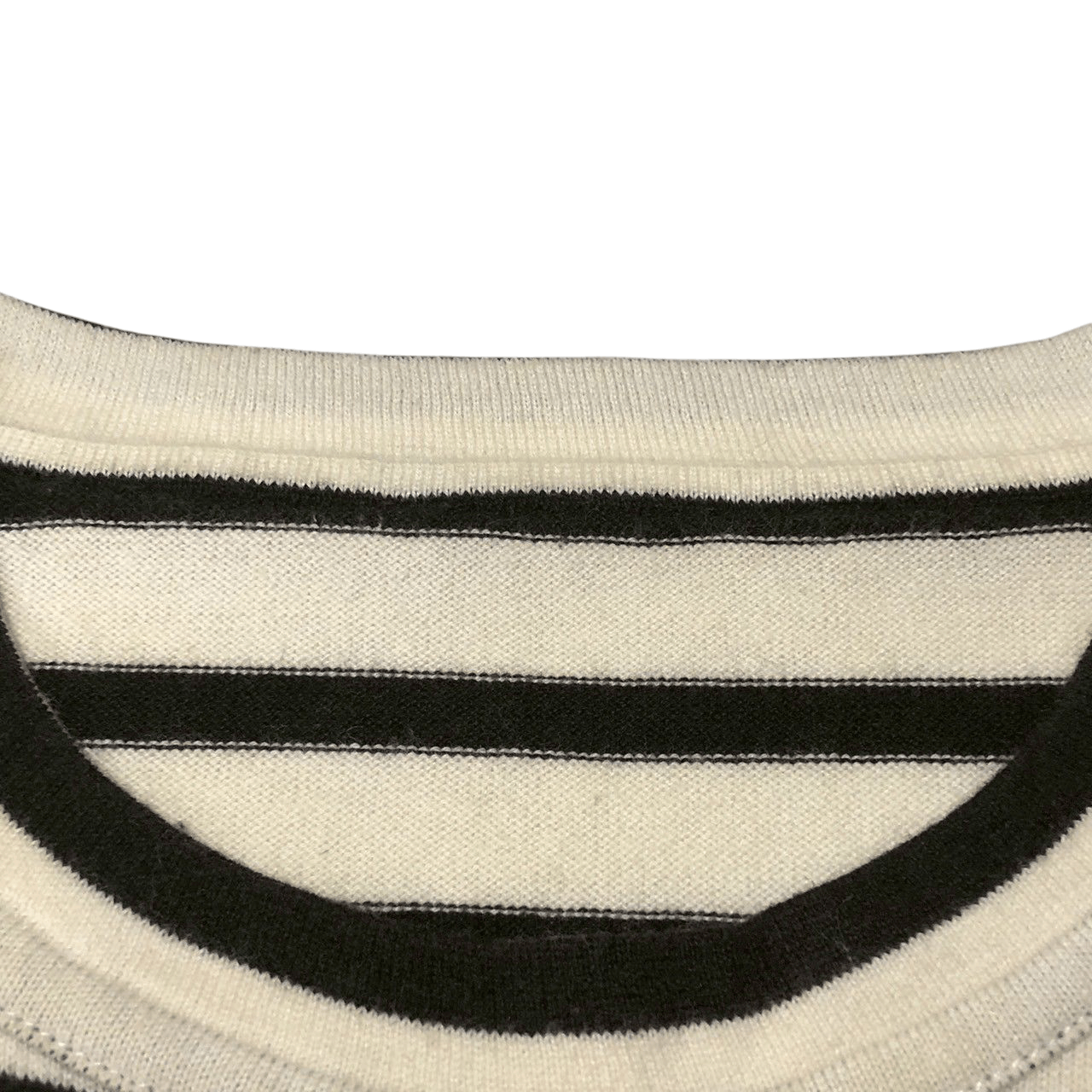 Comme des Garcons Comme des Garcons × The Beatles “Apple Corps” Border Tee Size US M / EU 48-50 / 2 - 6 Thumbnail