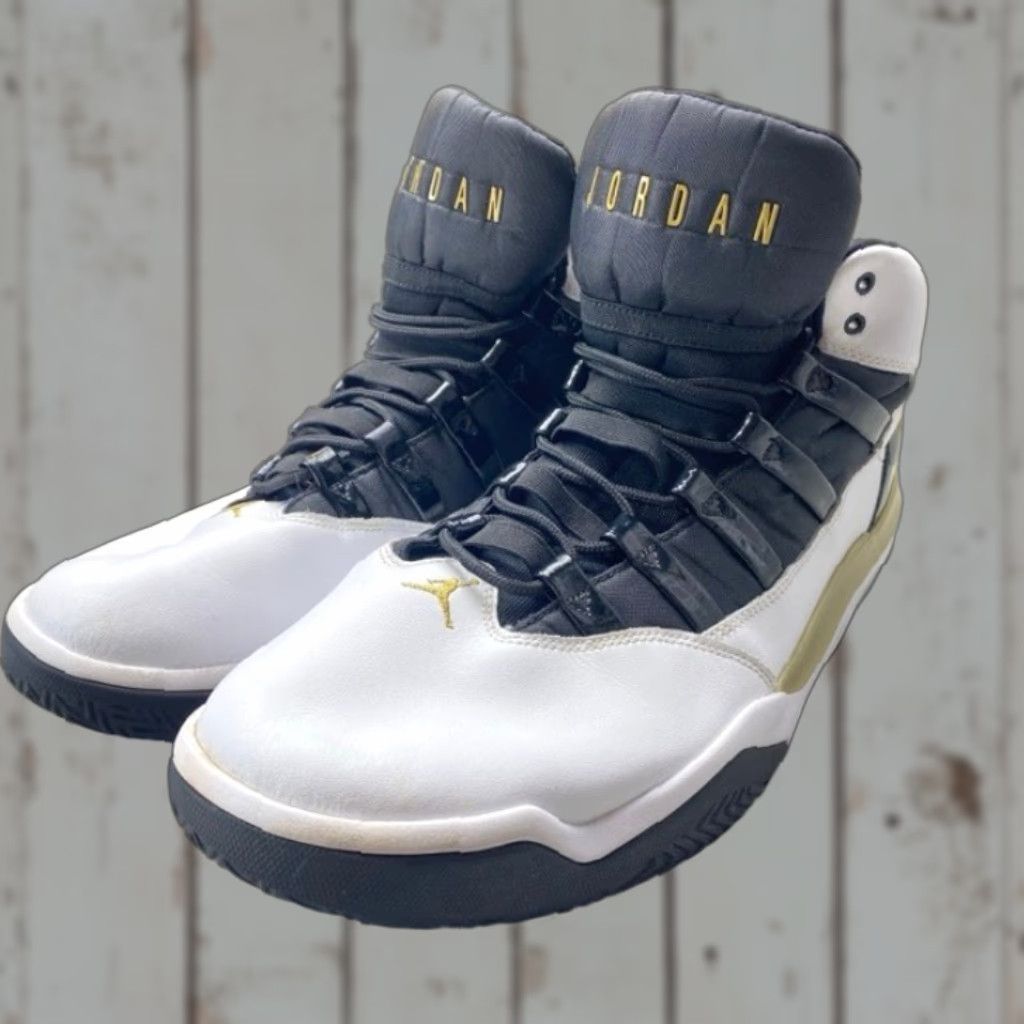 Jordan Brand Air Jordan Max Aura Golden Knights Men's Size 14 White Black Gold AQ9084-107 Size US 14 / EU 47 - 1 Thumbnail