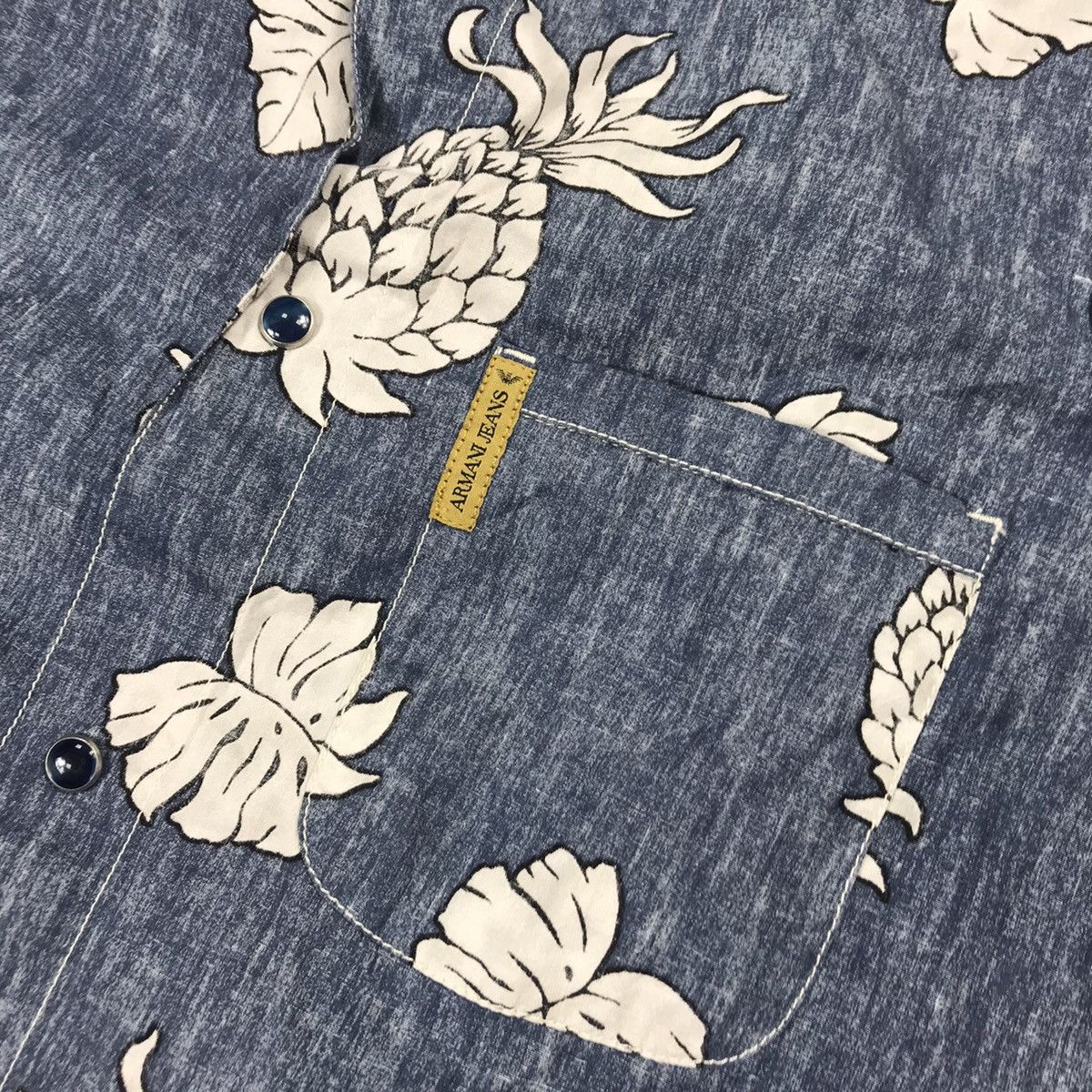 Vintage Vintage Armani Jeans Pineapple All Over Print Shirt Y2K M Size US M / EU 48-50 / 2 - 5 Thumbnail