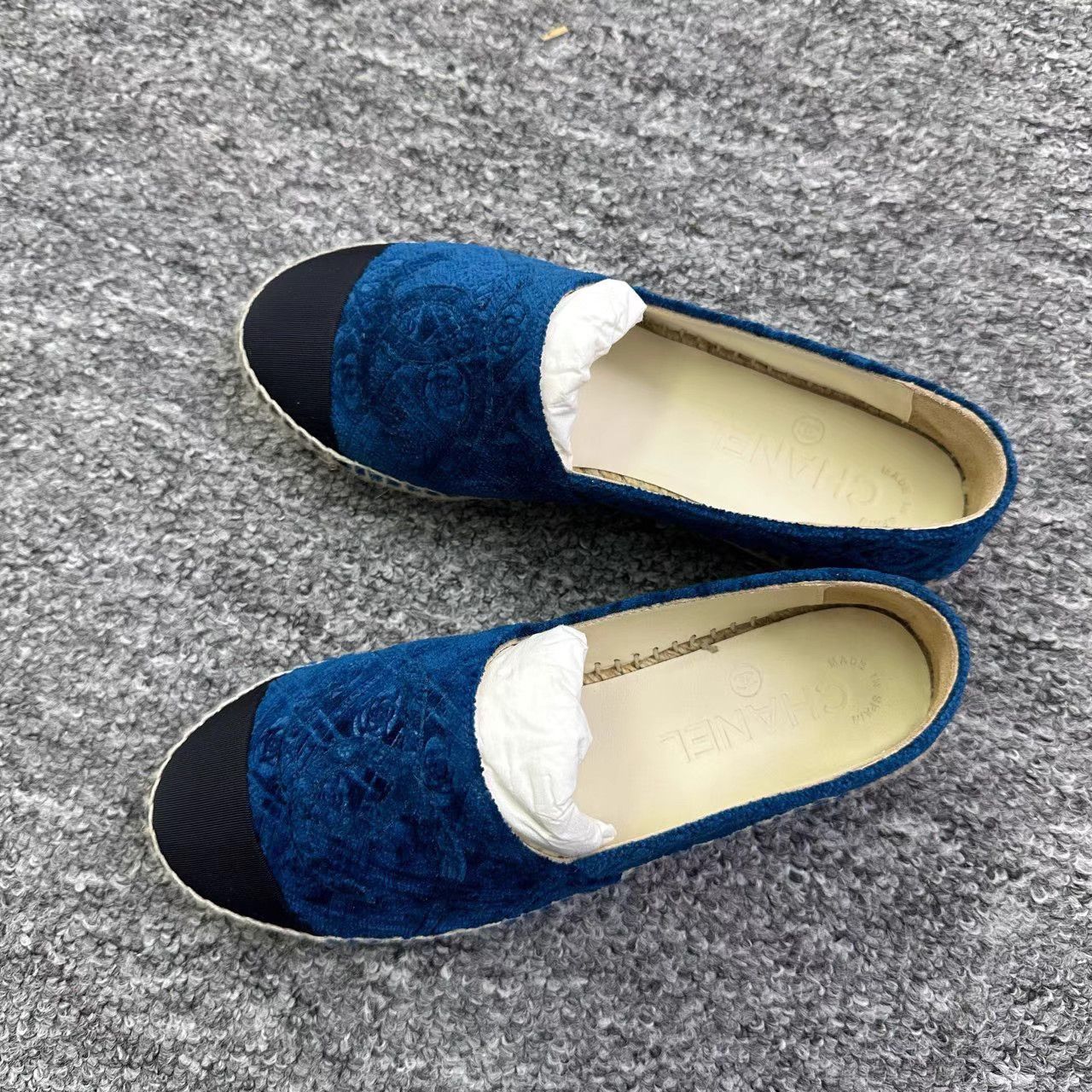 Chanel Chanel Dark Camellia Blue-Black Suede Espadrilles K12 Size US 5 / IT 35 - 2 Thumbnail