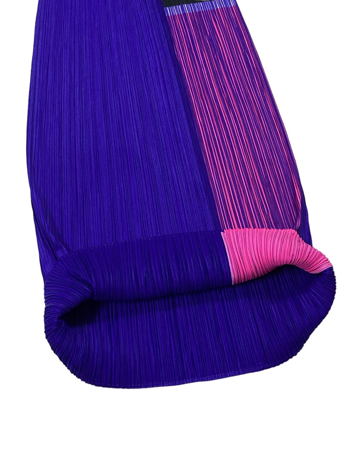 Issey Miyake Pleats Please Issey Miyake Pleated Striped Long Skirt Size 28" / US 6 / IT 42 - 16 Thumbnail