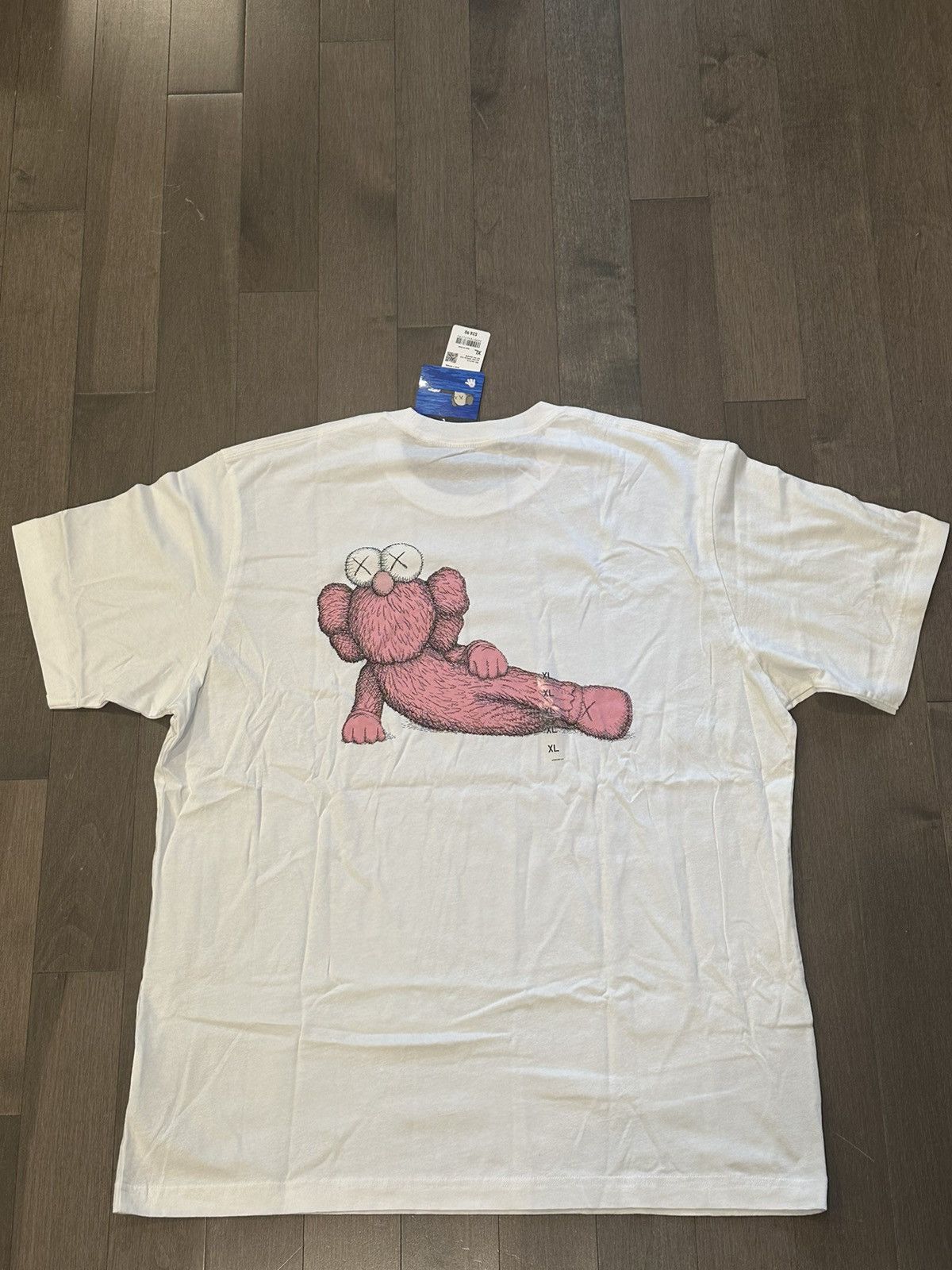 Kaws × Uniqlo Uniqlo x Kaws T-shirt Size US XL / EU 56 / 4 - 2 Thumbnail