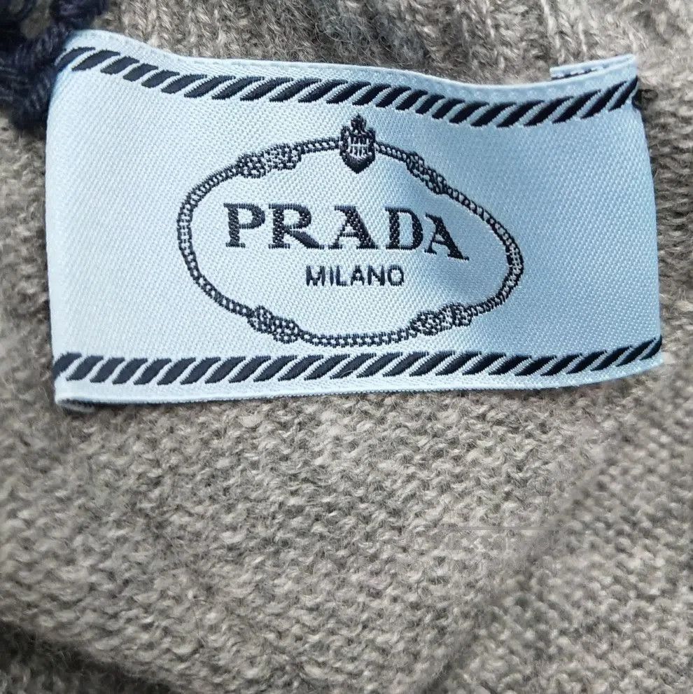 Prada Prada Gray Cashmere Long Sleeve Sweater . Size L / US 10 / IT 46 - 4 Thumbnail