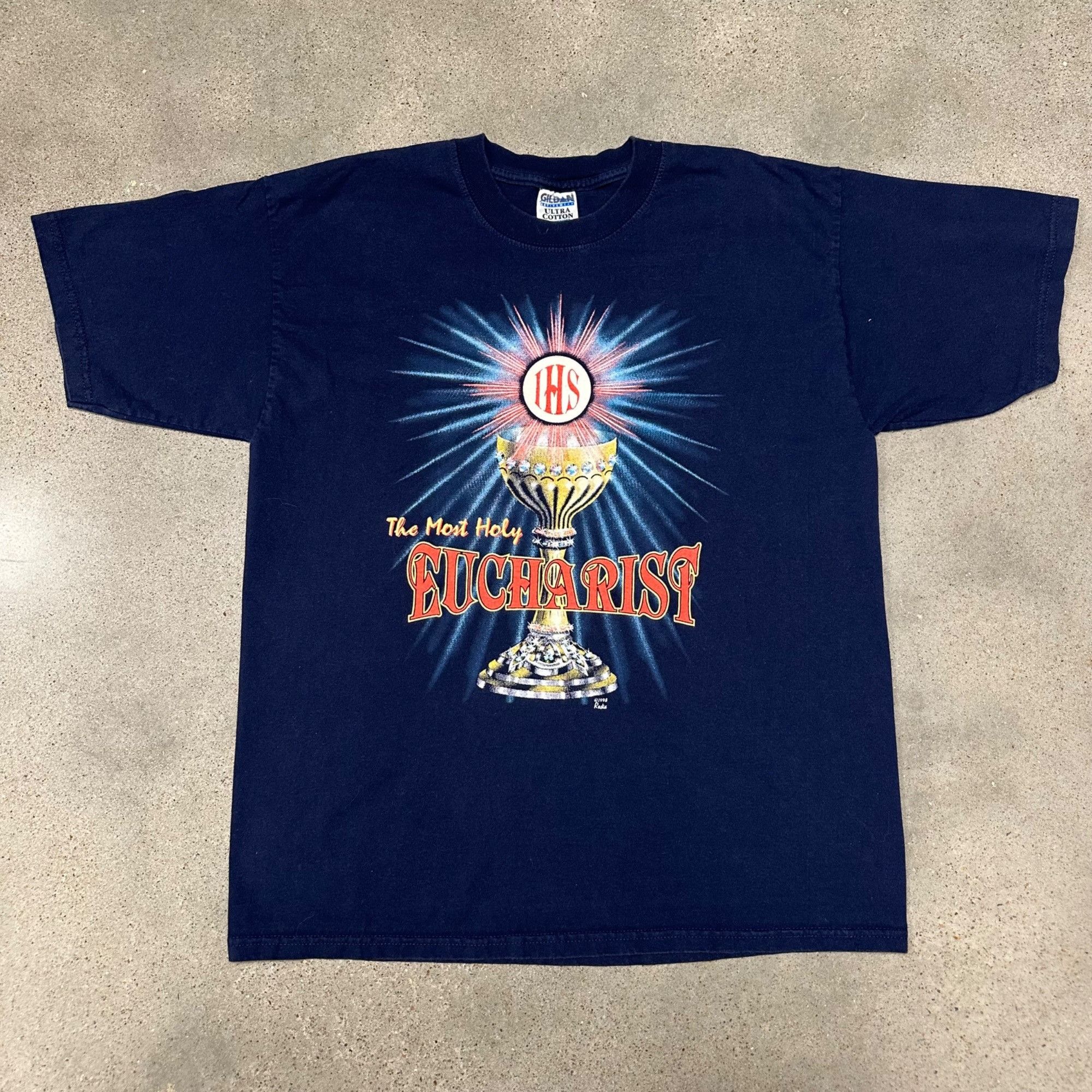 Vintage Vintage 1998 IHS The Most Holy Eucharist Religious Shirt Size US XL / EU 56 / 4 - 1 Thumbnail
