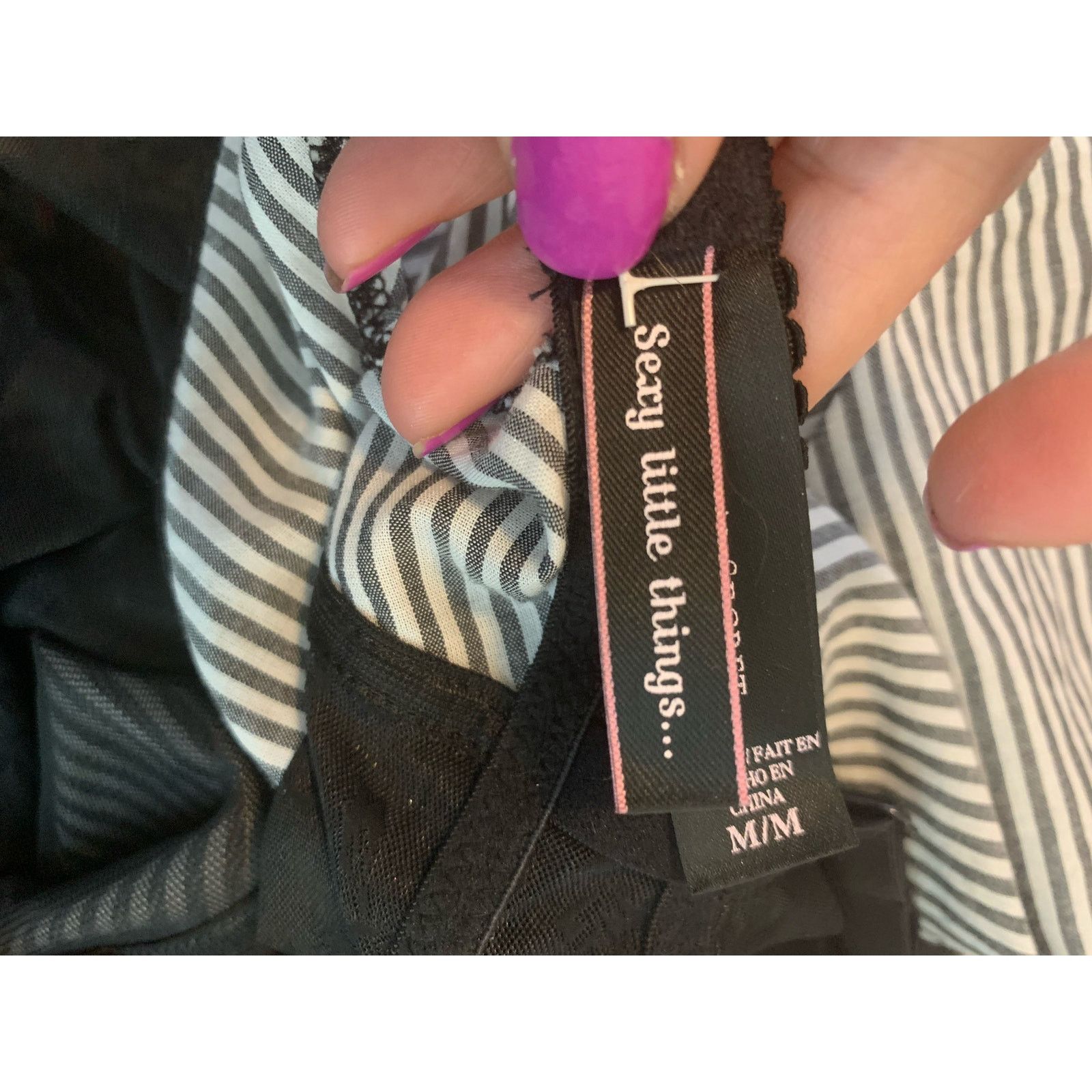 Victoria's Secret Victoria’s Secret black white color block slip size Medium Size ONE SIZE - 8 Thumbnail