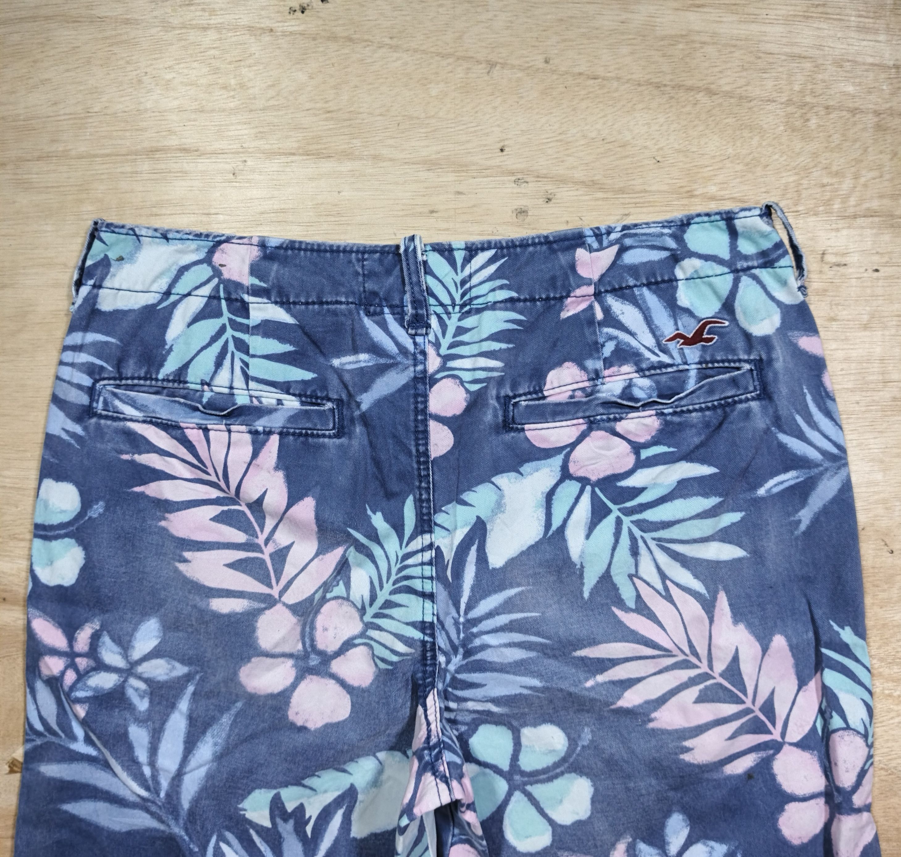 Hollister HOLLISTER Blue Tropical Floral AOP Short Pants Size US 32 / EU 48 - 6 Thumbnail